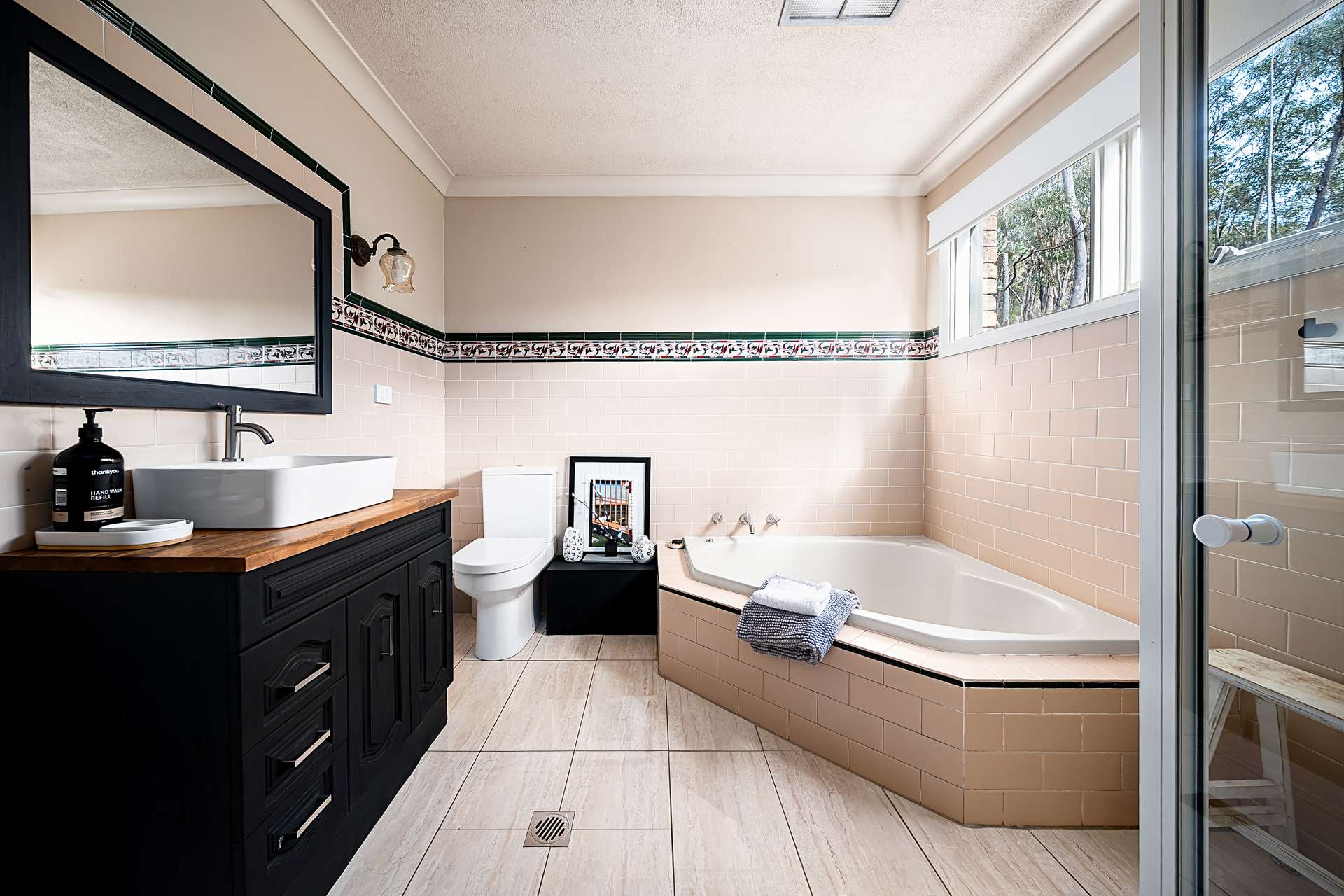 19 Hovea Place, Woodford, NSW 2778 AUS