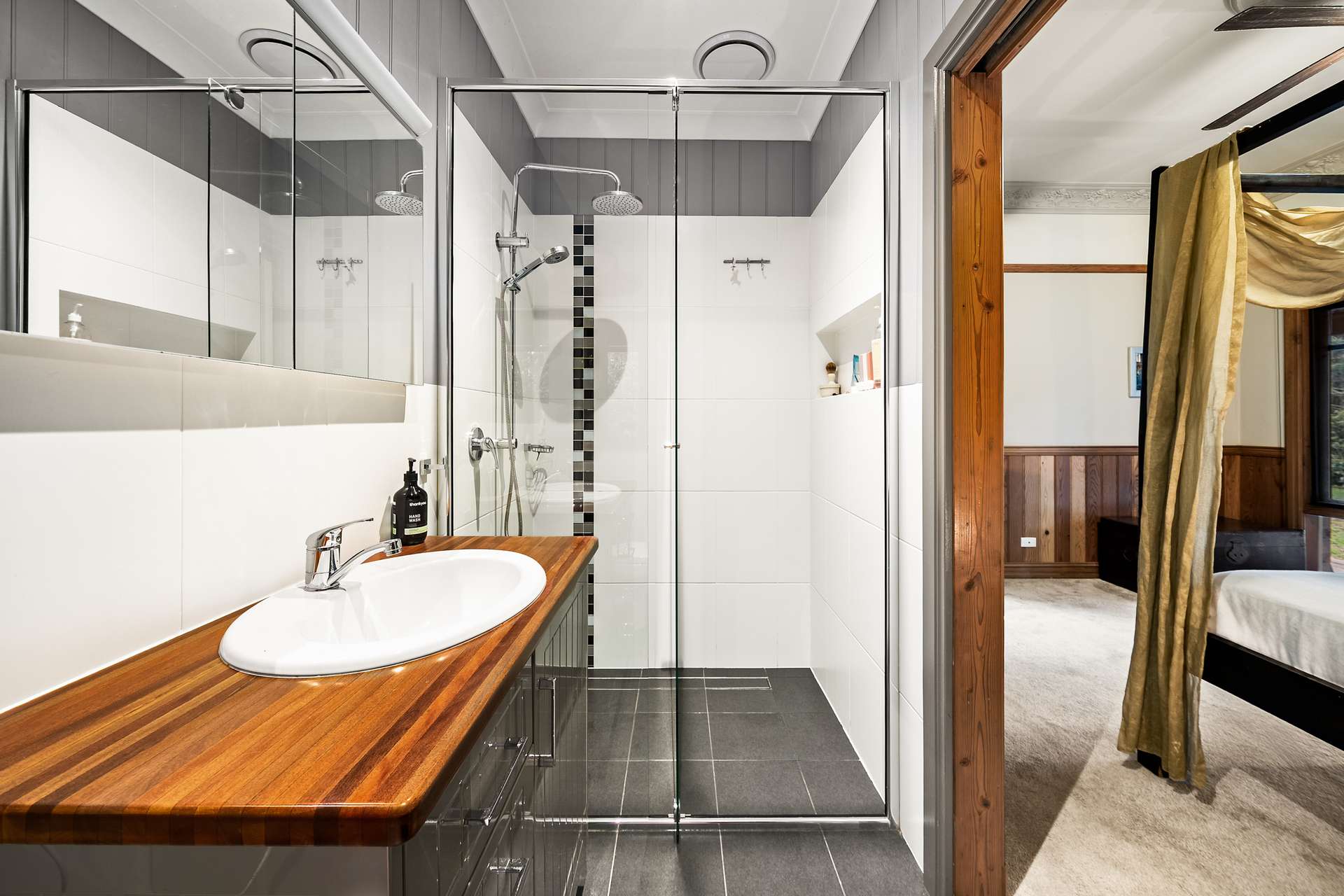 1553 Bells Line Of Road, Kurrajong Heights, NSW 2758 AUS