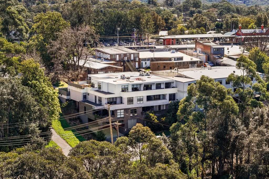 1/4 Springwood Lane, Springwood - Thumbnail 2
