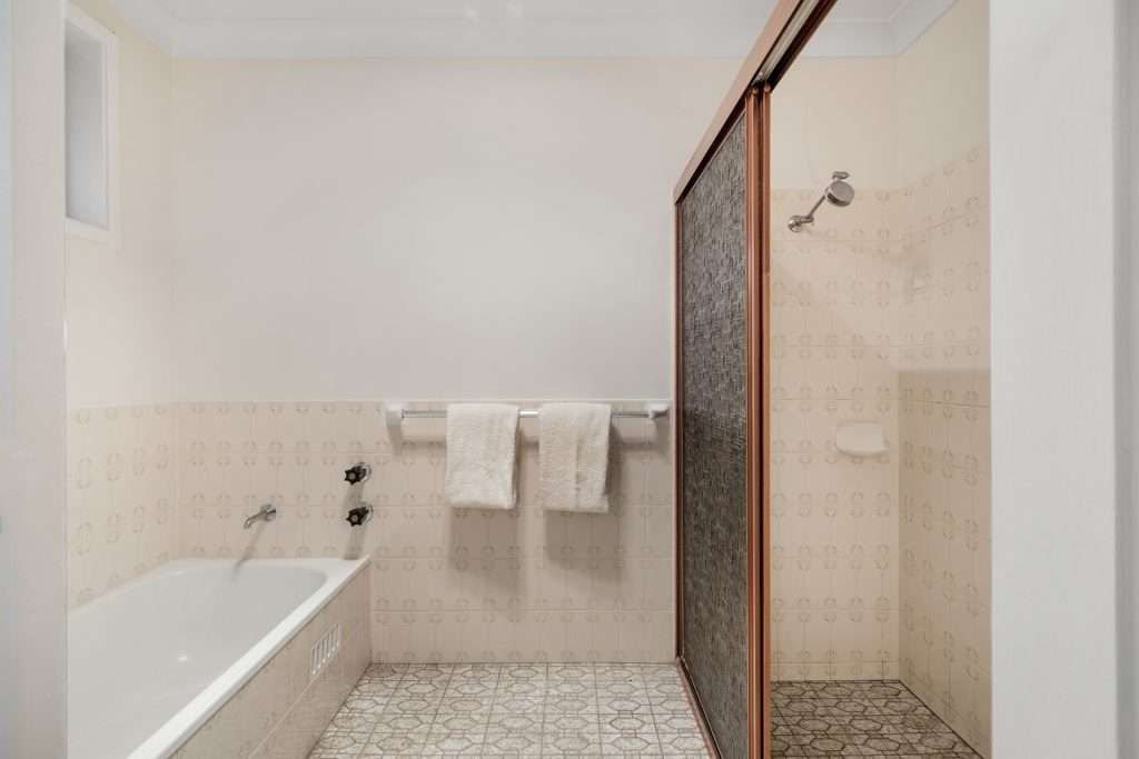 8 Maple Grove, Wentworth Falls, NSW 2782 AUS