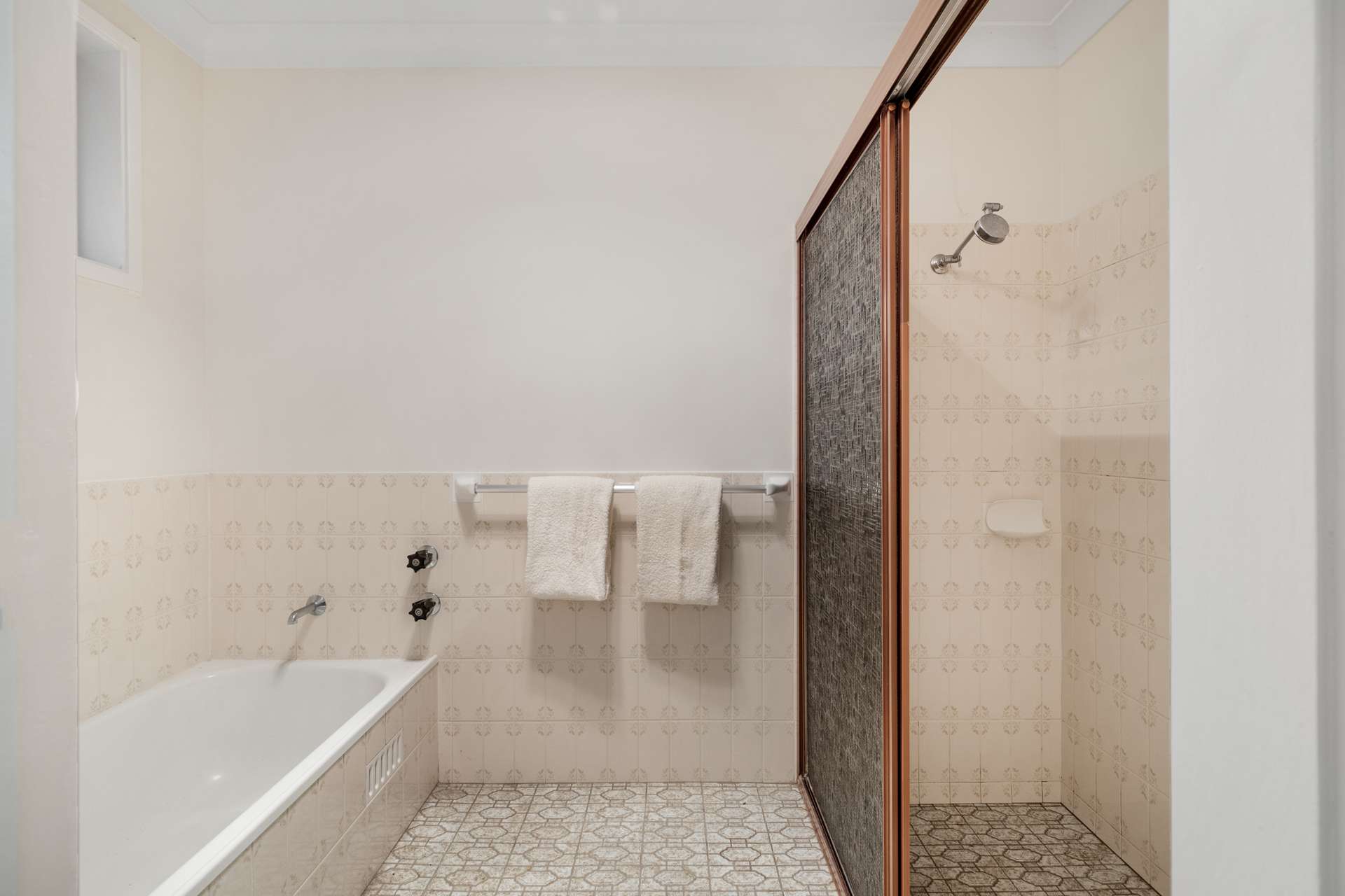 8 Maple Grove, Wentworth Falls, NSW 2782 AUS