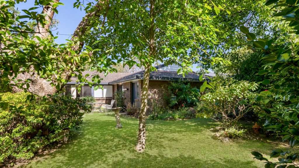 8 Maple Grove, Wentworth Falls, NSW 2782 AUS