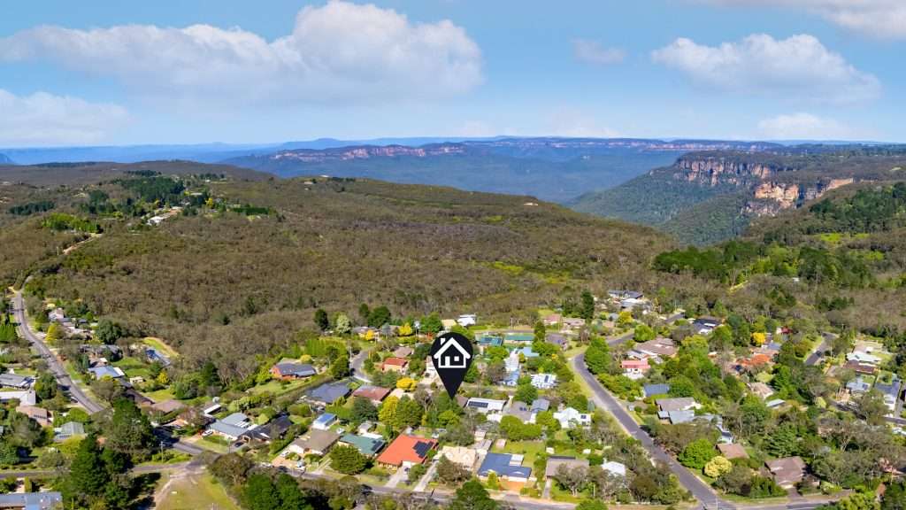 8 Maple Grove, Wentworth Falls, NSW 2782 AUS