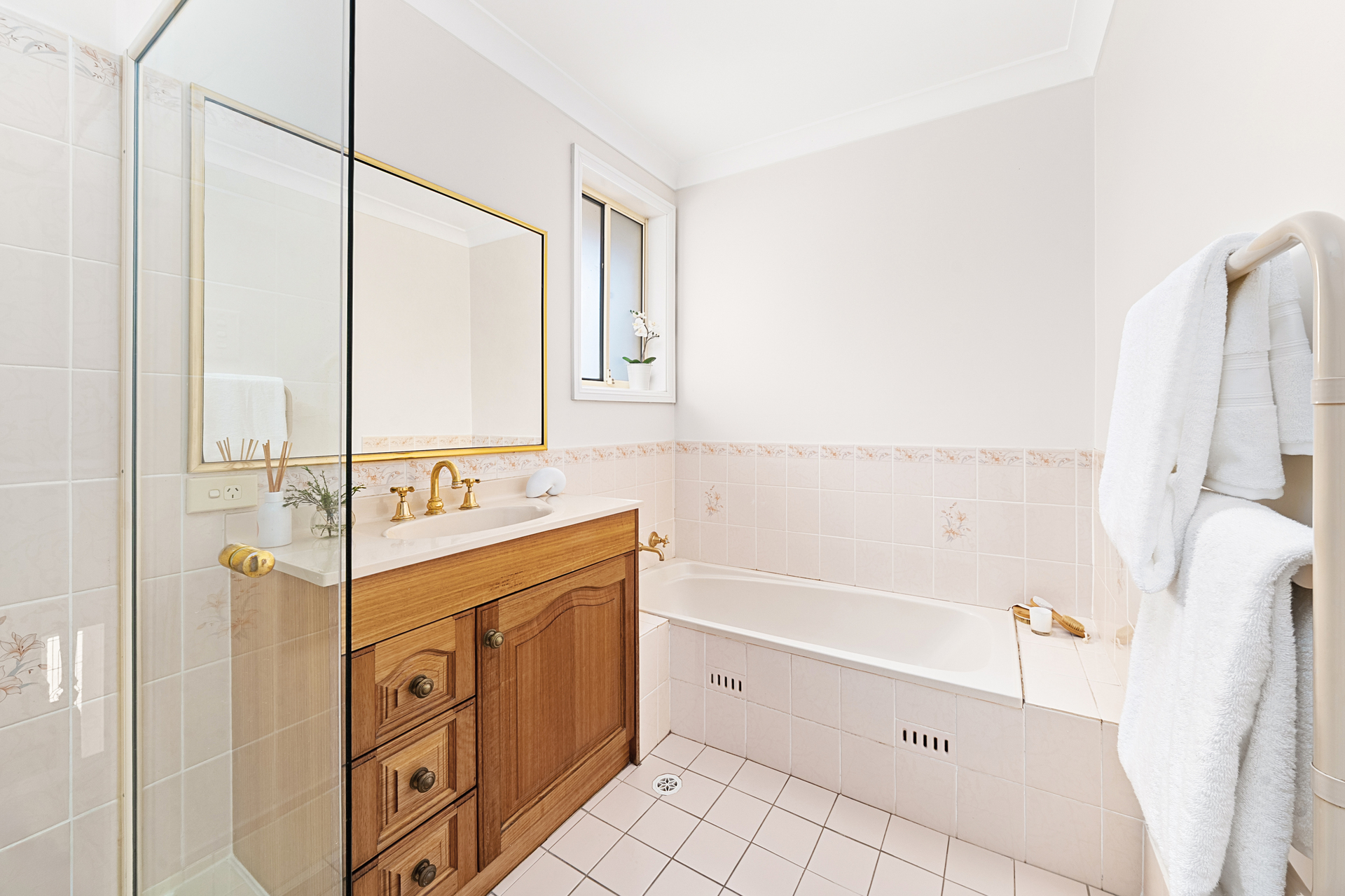 10 Stuarts Road, Katoomba, NSW 2780 AUS