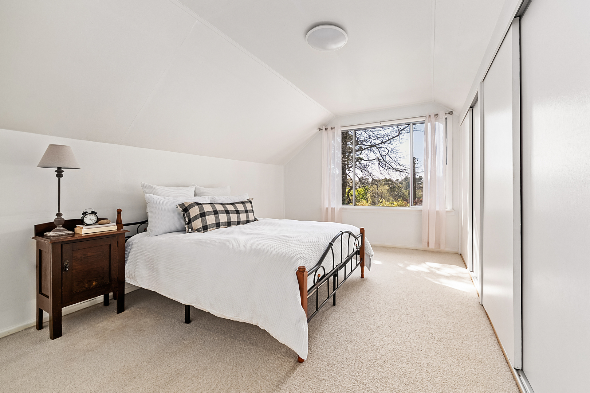 18 East View Avenue, Leura, NSW 2780 AUS