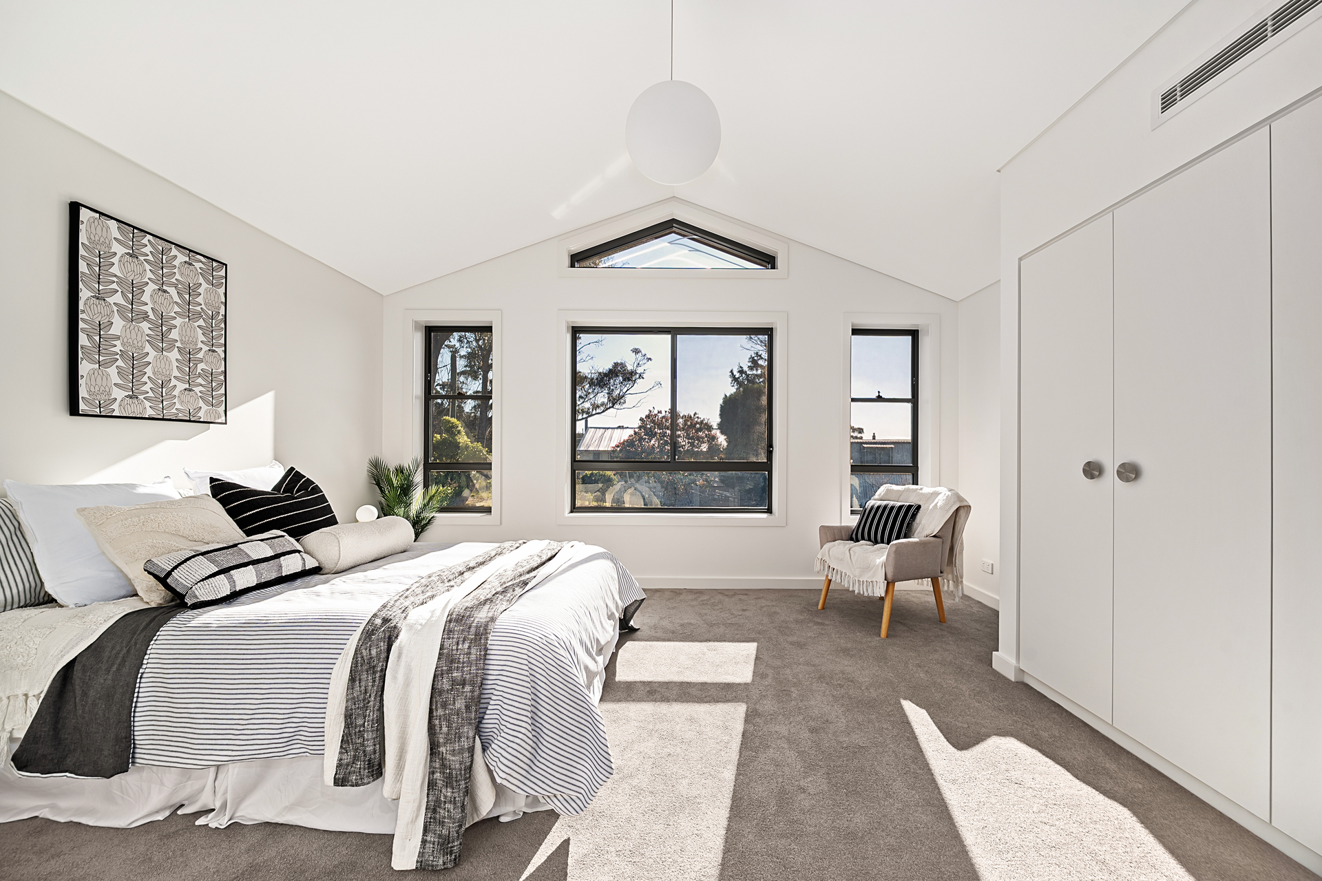 47 Edward Parade, Wentworth Falls, NSW 2782 AUS