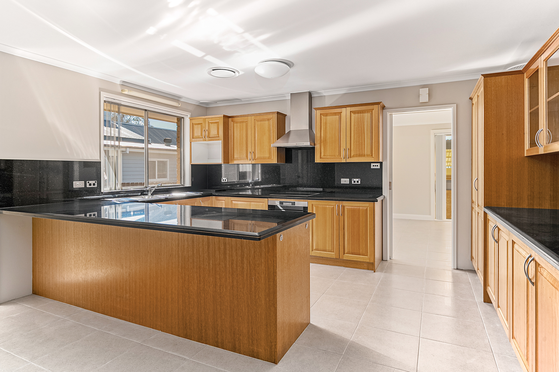 8 Lyle Street, Wentworth Falls, NSW 2782 AUS