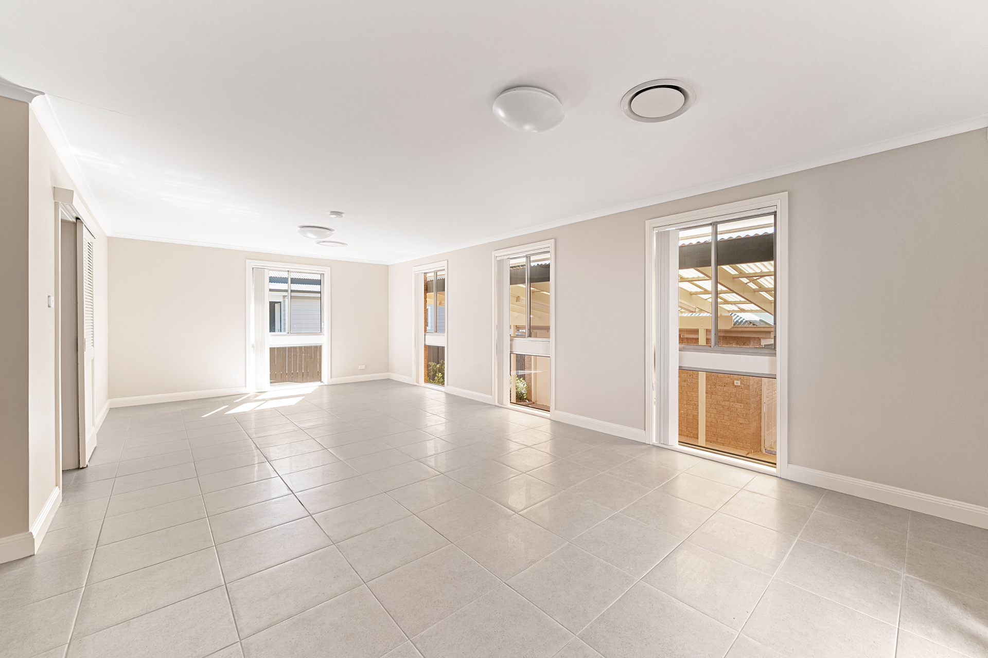 8 Lyle Street, Wentworth Falls, NSW 2782 AUS
