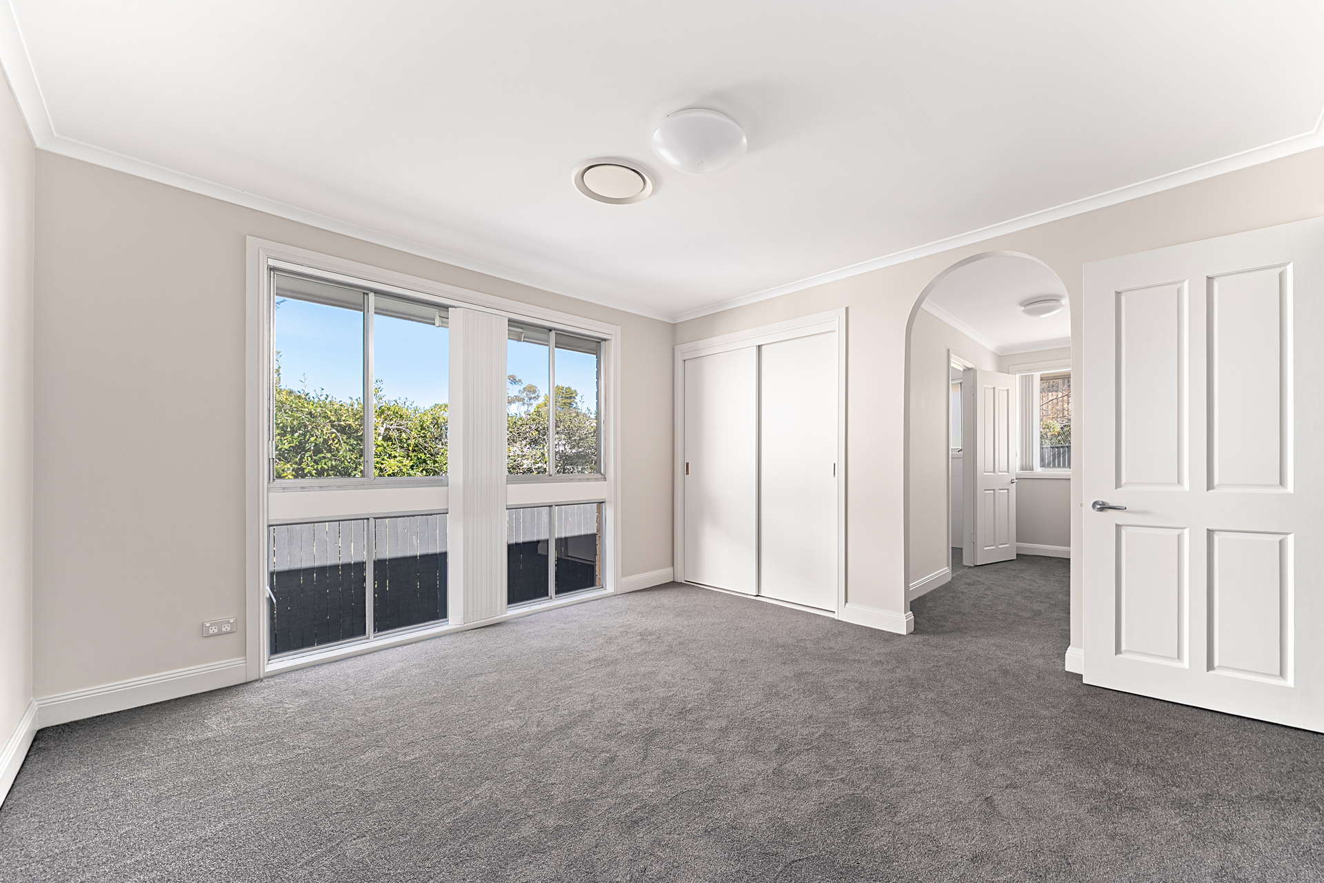 8 Lyle Street, Wentworth Falls, NSW 2782 AUS