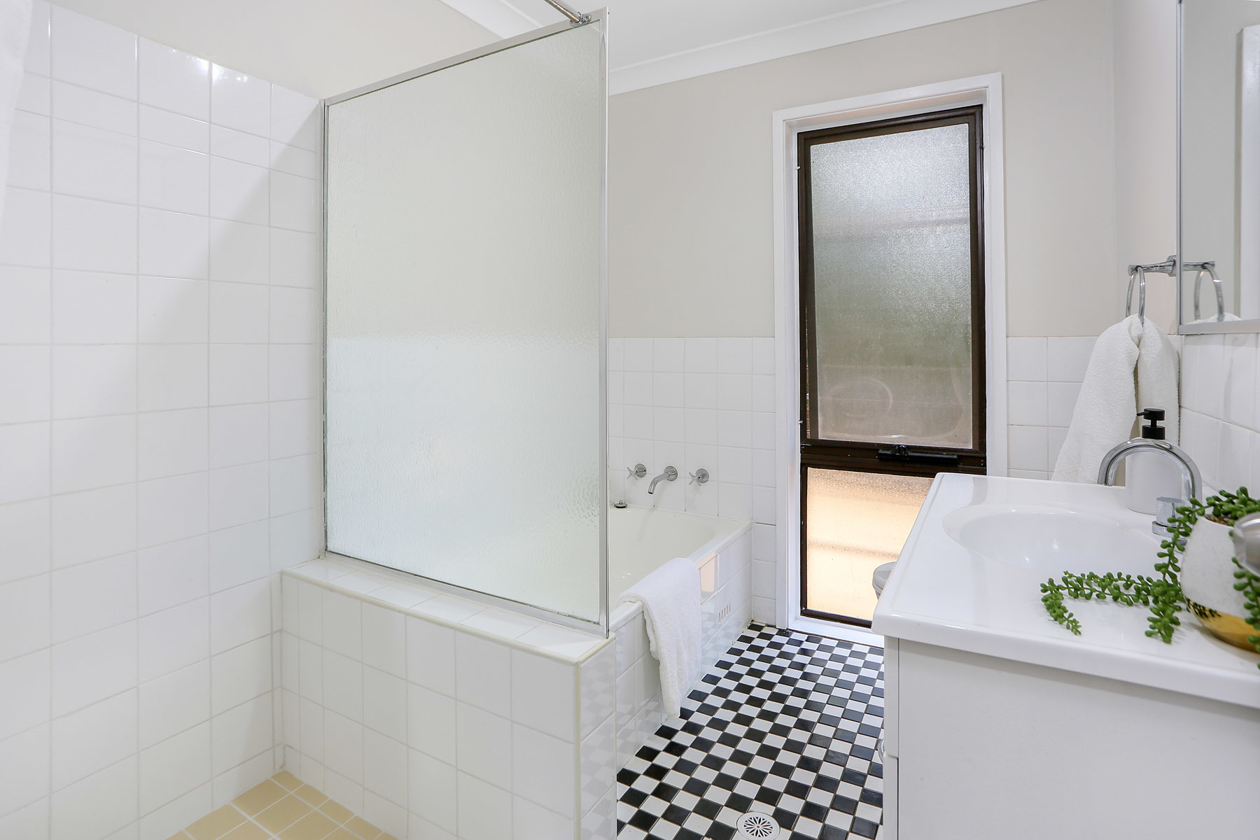 10 Warwick Close, Blaxland, NSW 2774 AUS