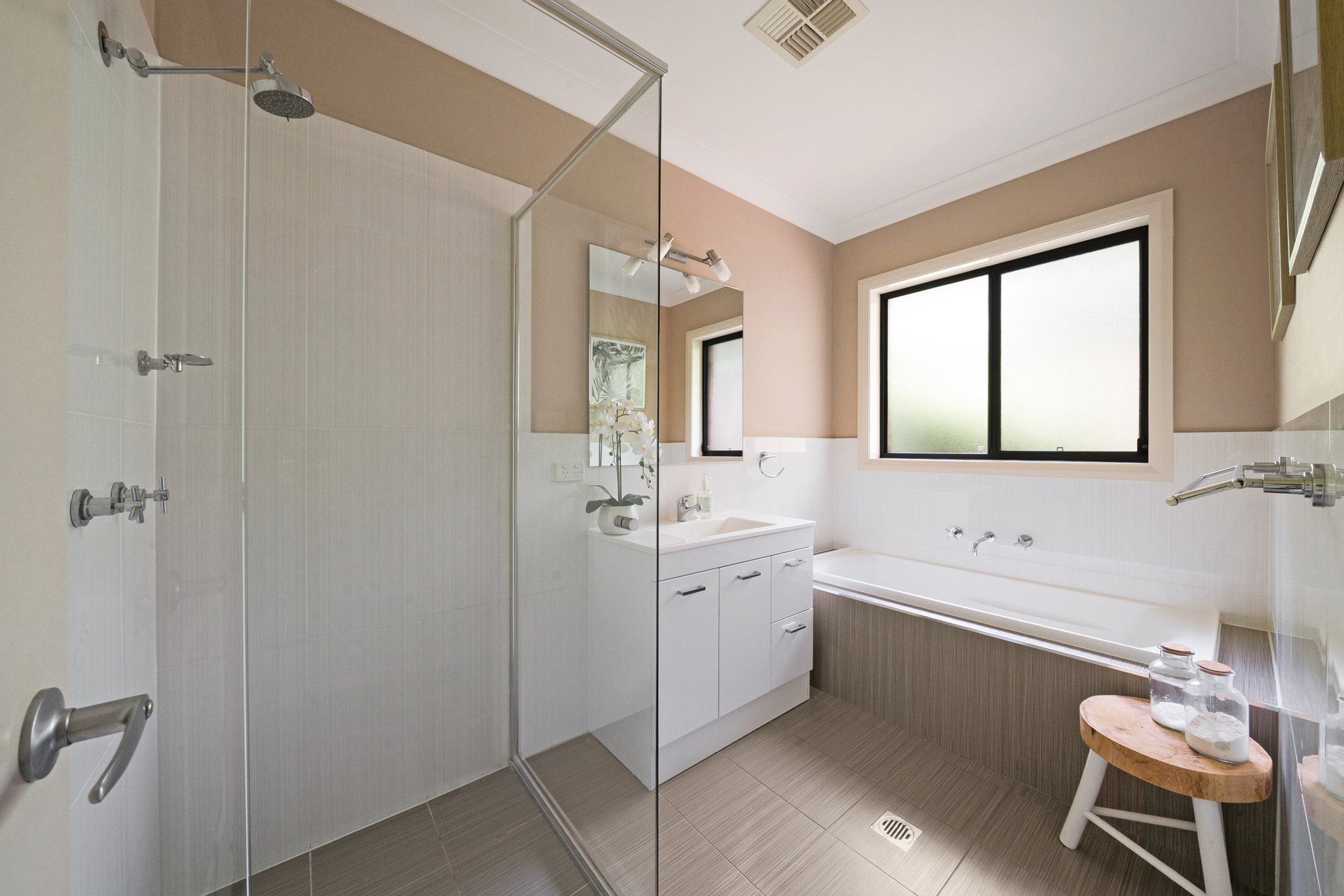 4A Log Bridge Place, Hazelbrook, NSW 2779 AUS