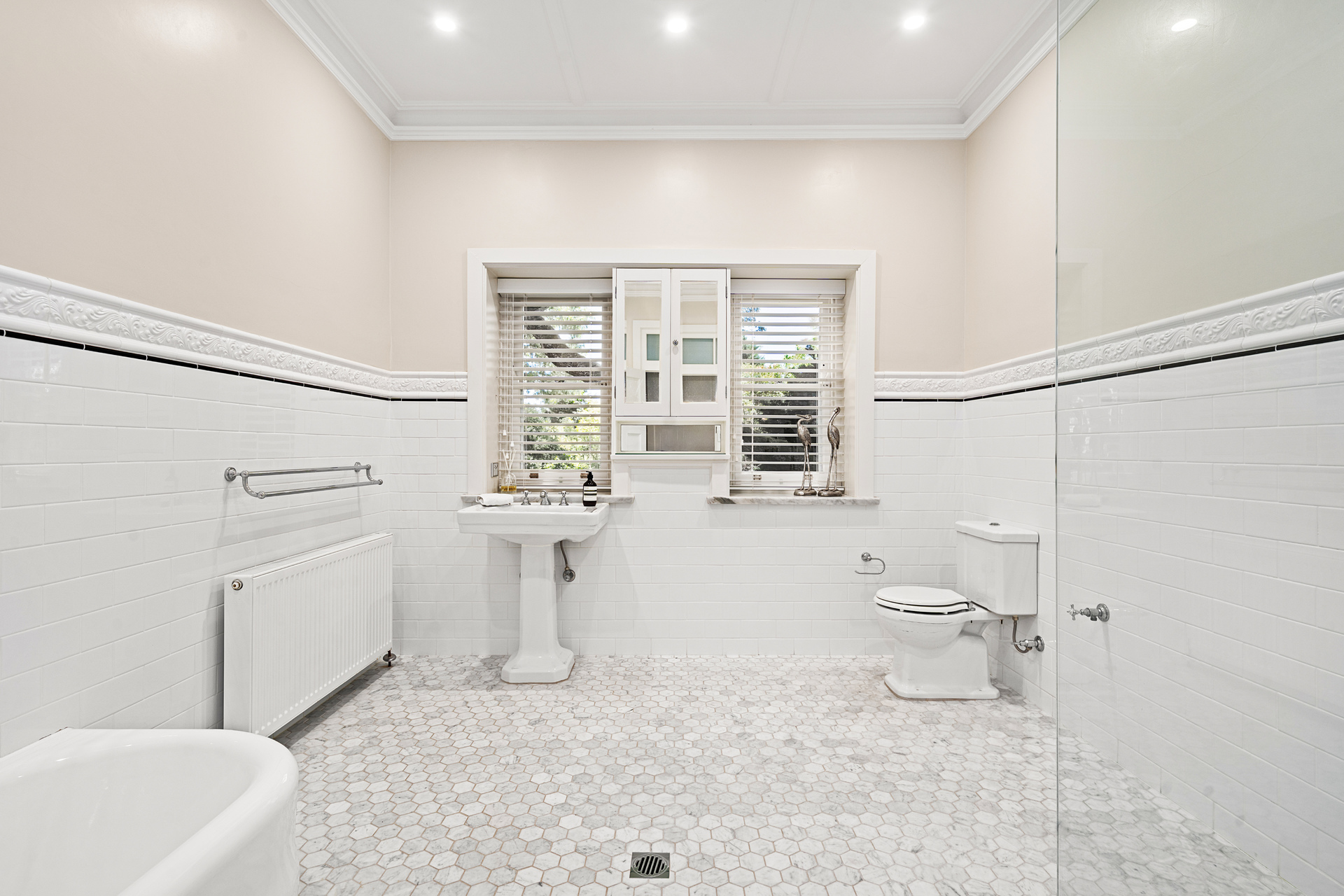 2 Kensett Avenue, Leura, NSW 2780 AUS