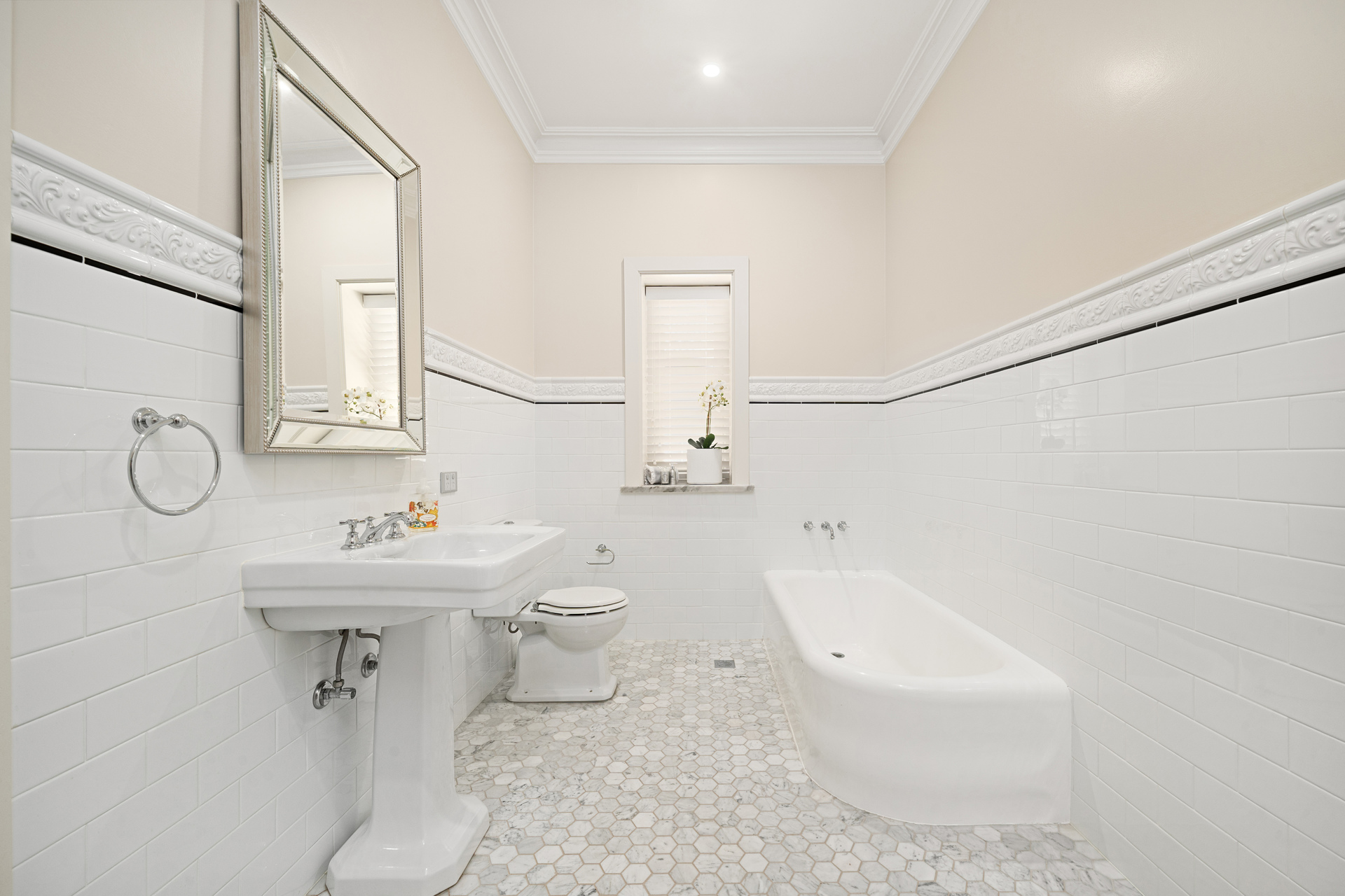 2 Kensett Avenue, Leura, NSW 2780 AUS