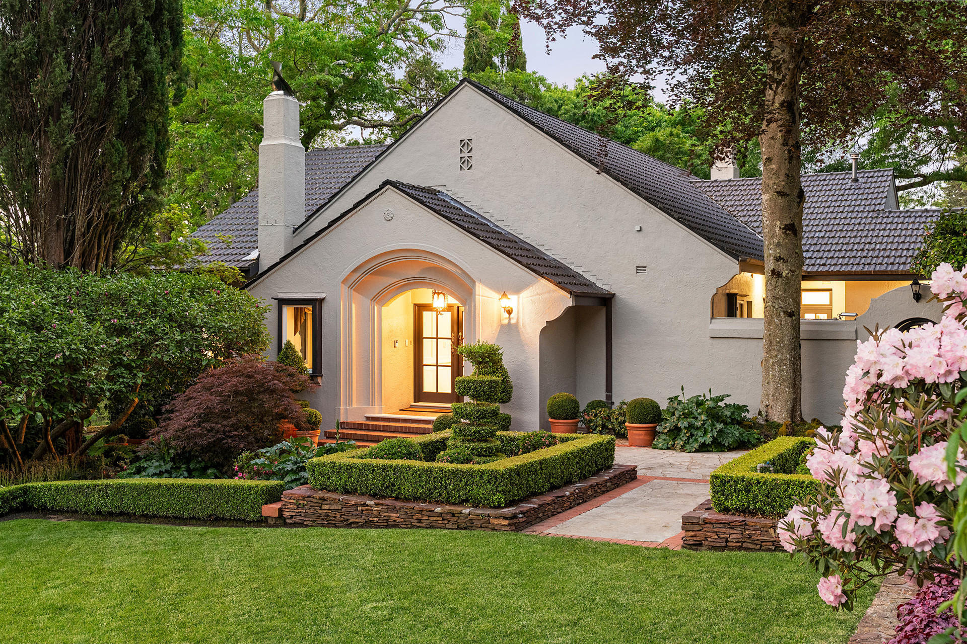 2 Kensett Avenue, Leura, NSW 2780 AUS