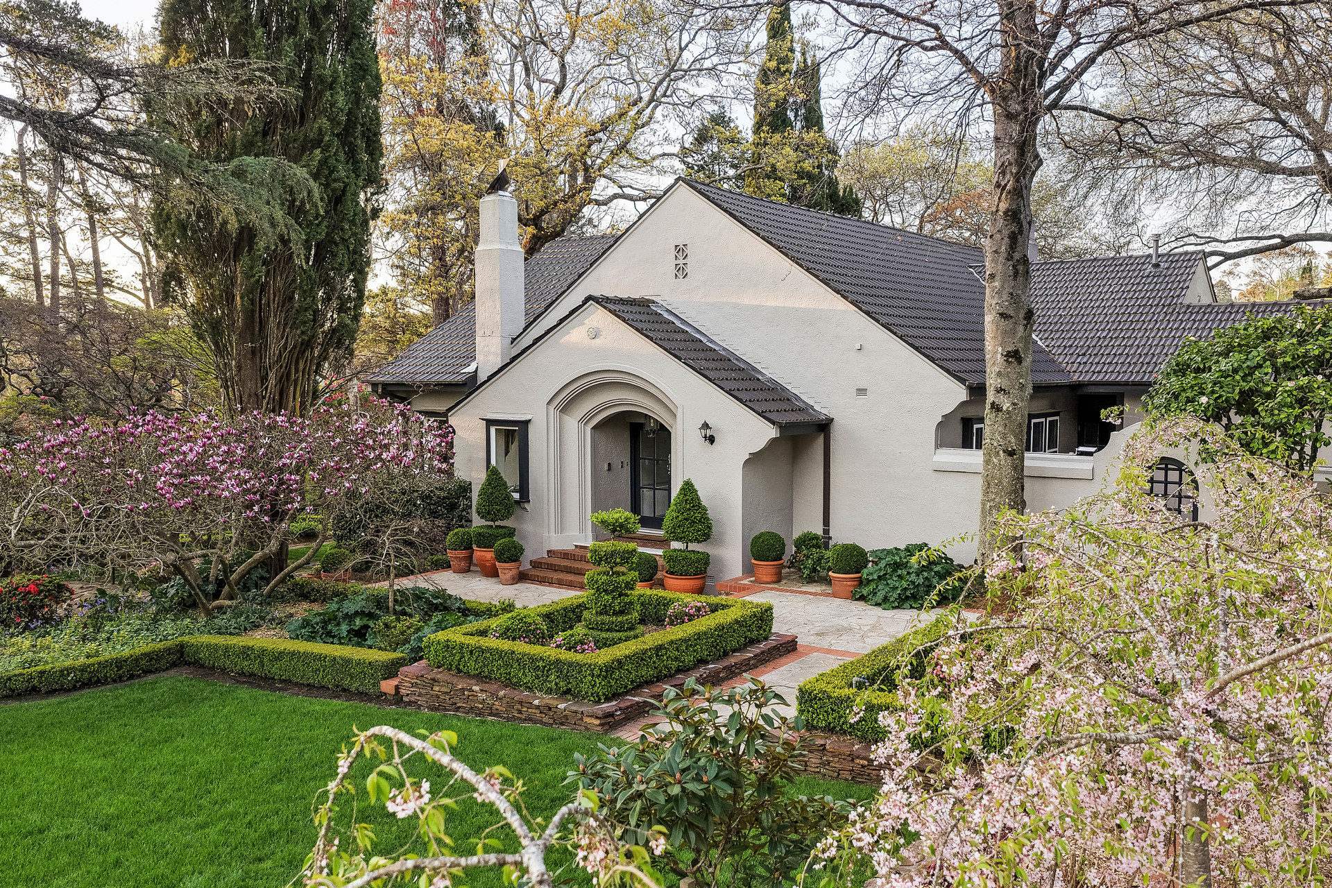 2 Kensett Avenue, Leura, NSW 2780 AUS