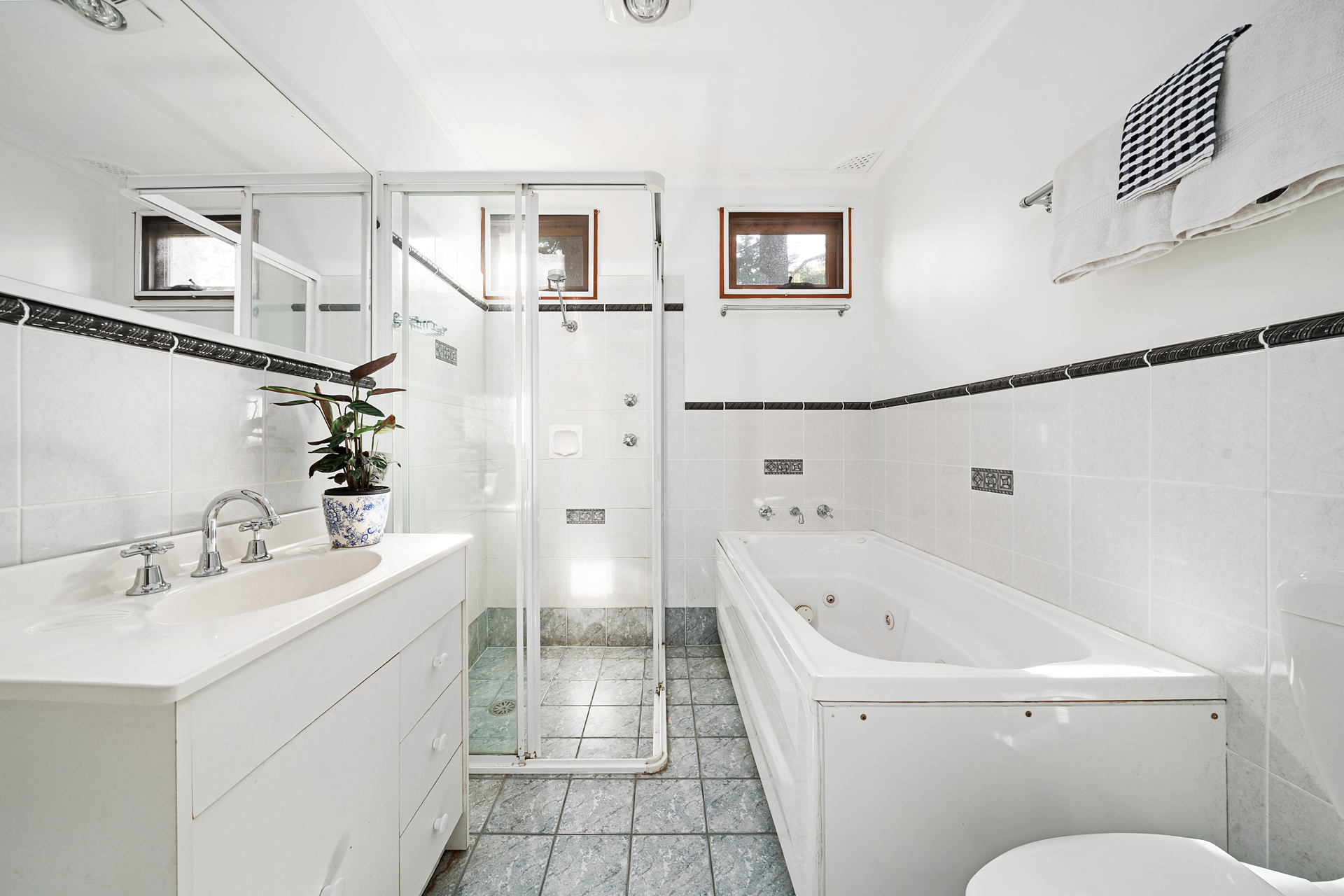 9 Blaxland Avenue, Leura, NSW 2780 AUS