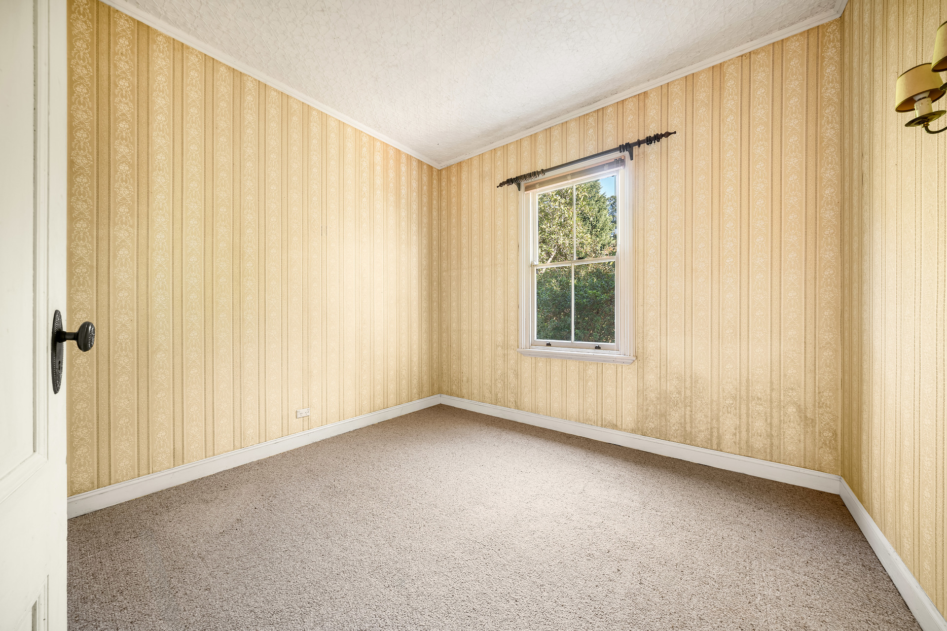 68 Fletcher Street, Wentworth Falls, NSW 2782 AUS