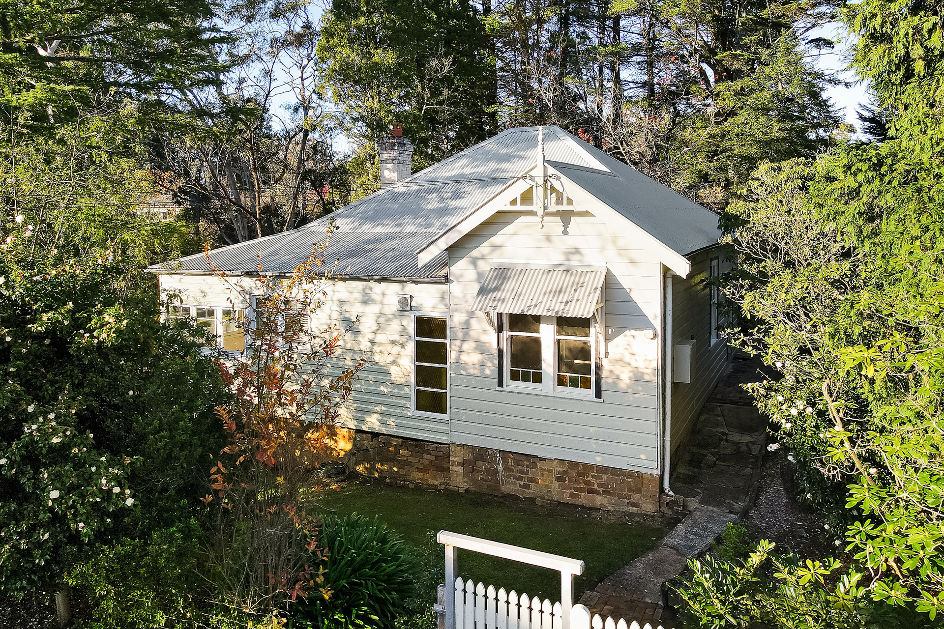 68 Fletcher Street, Wentworth Falls, NSW 2782 AUS