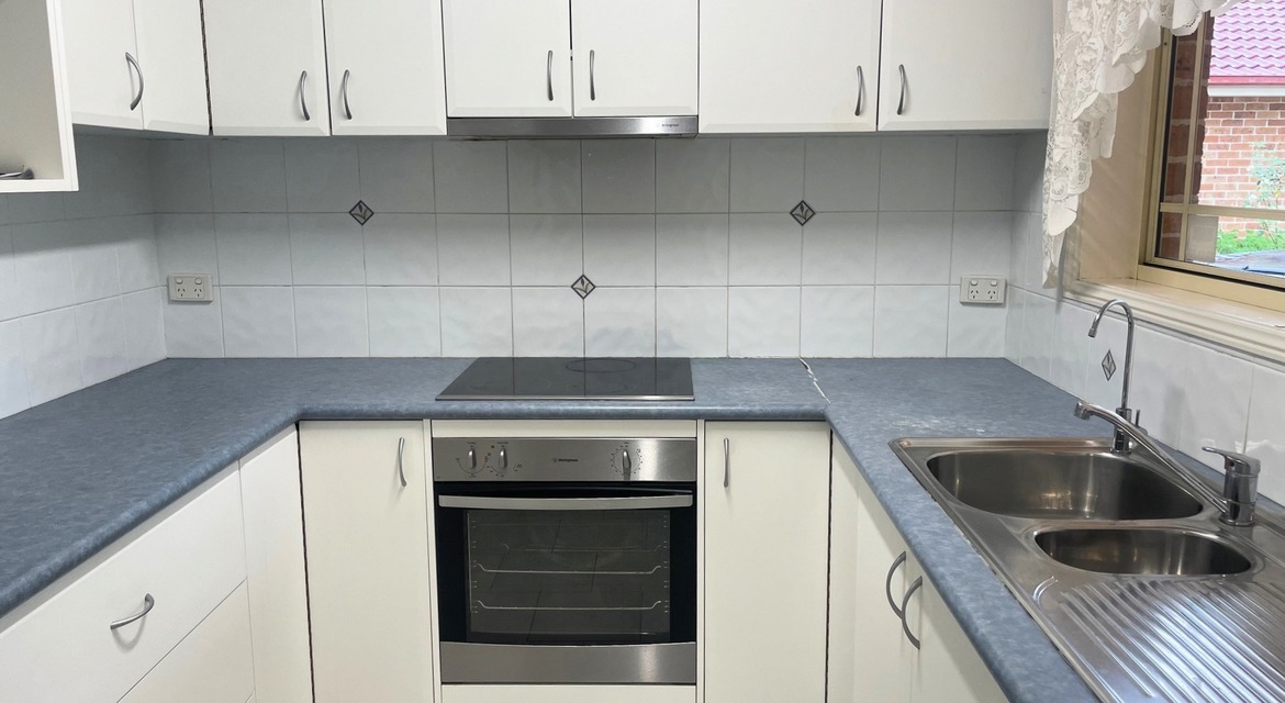 1/4 Holland Street, Springwood, NSW 2777 AUS