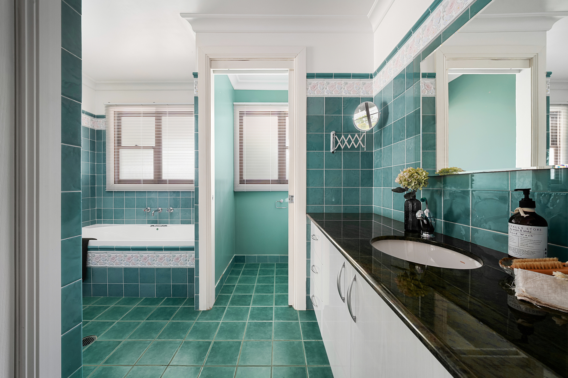 70 Backhouse Street, Wentworth Falls, NSW 2782 AUS