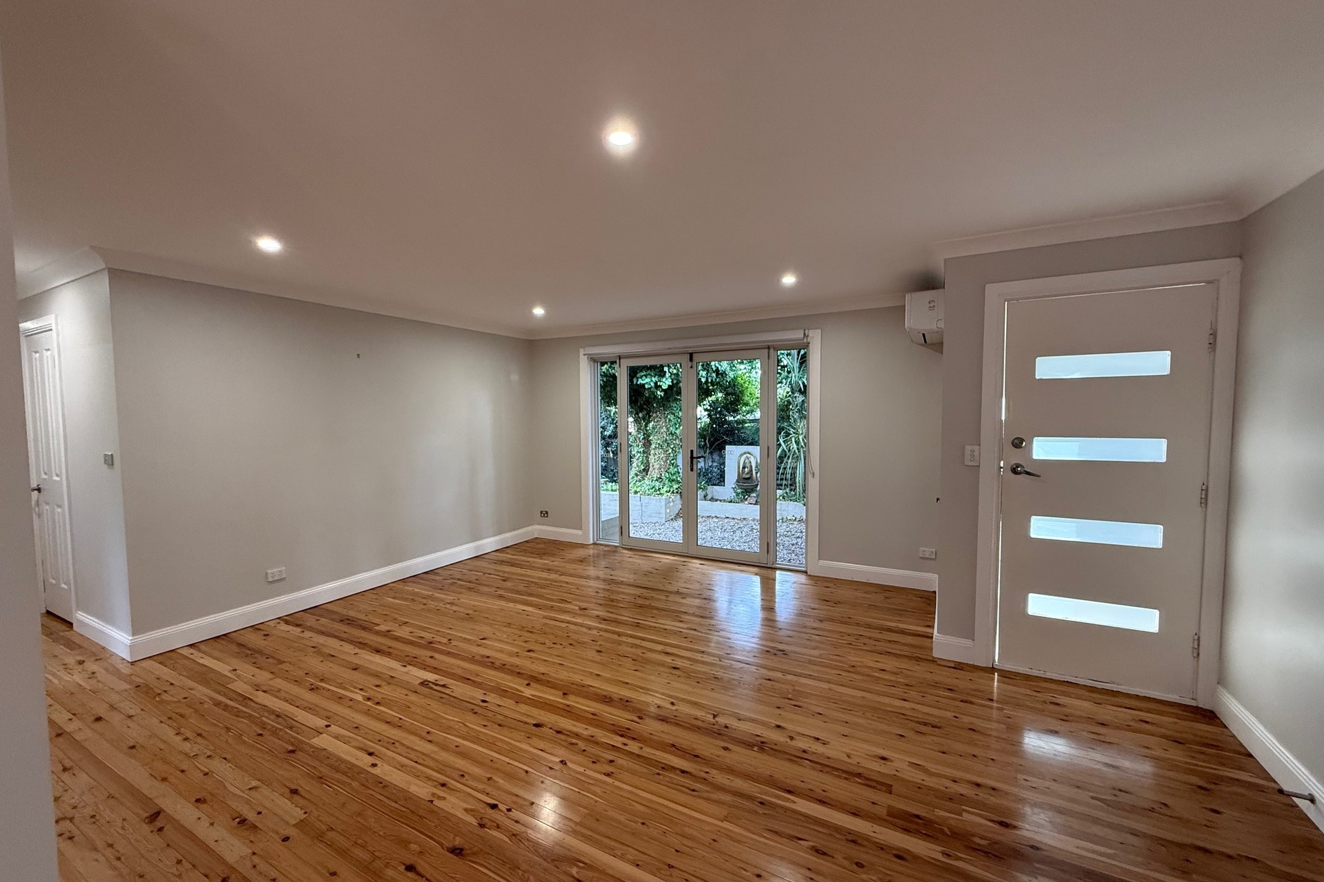 32 Paris Parade, Katoomba, NSW 2780 AUS