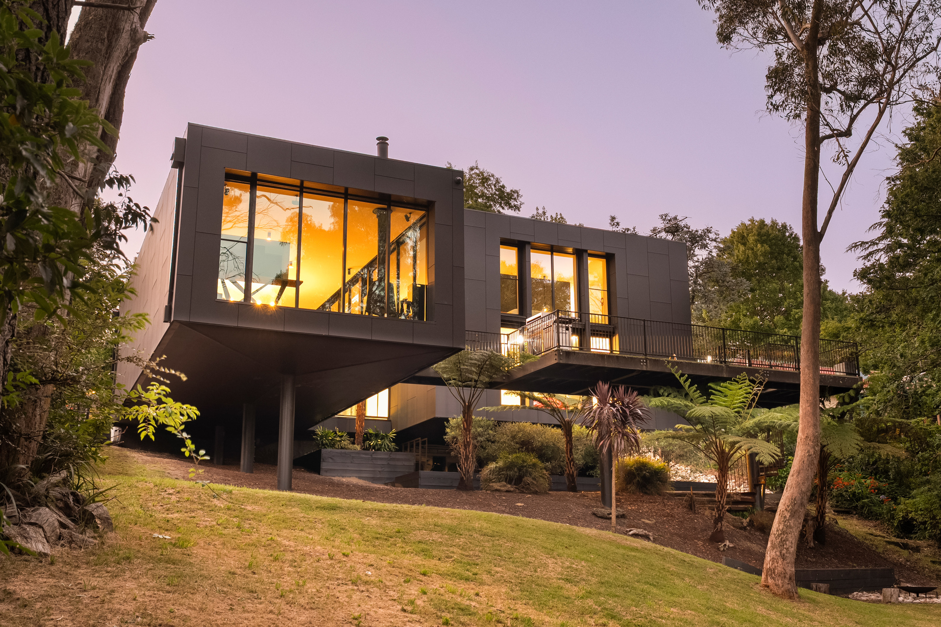 11 Winston Street, Leura, NSW 2780 AUS