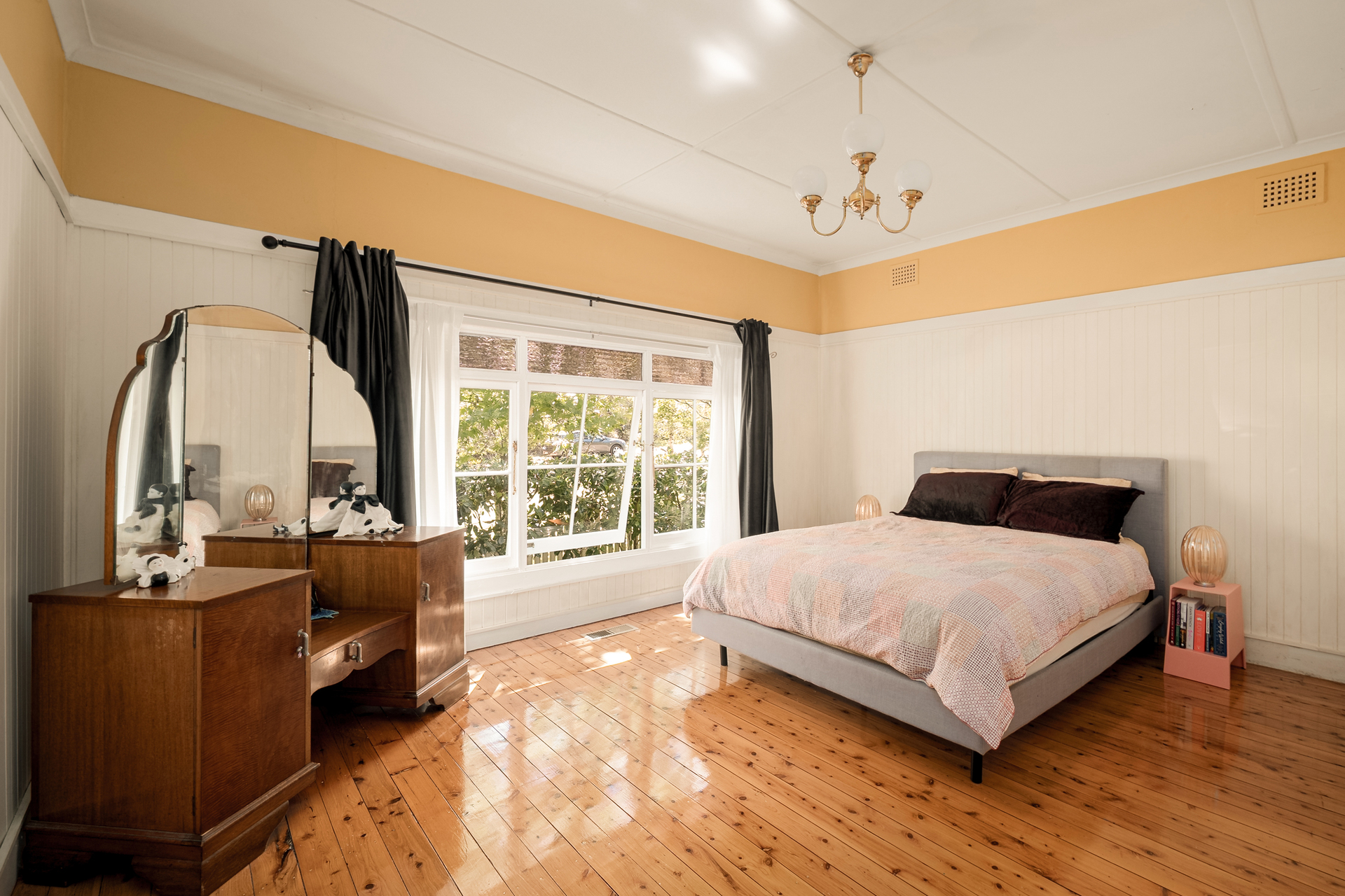 144 Falls Road, Wentworth Falls, NSW 2782 AUS