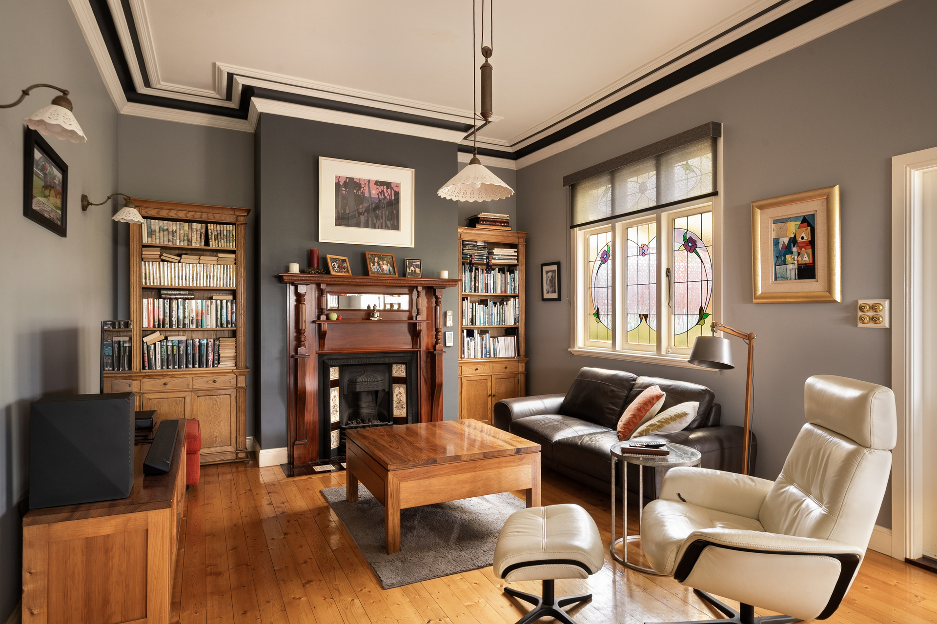 6 Oaklands Road, Hazelbrook, NSW 2779 AUS