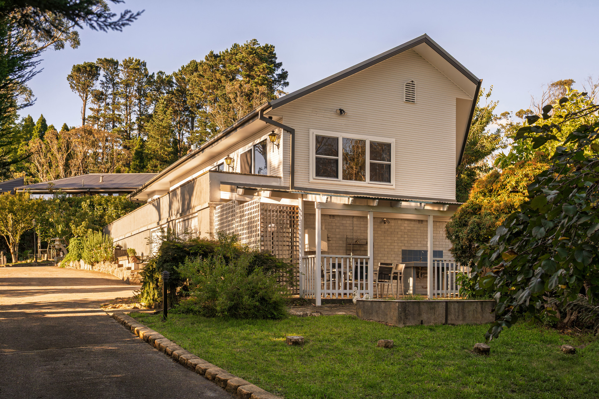 213-215 Cliff Drive, Katoomba, NSW 2780 AUS