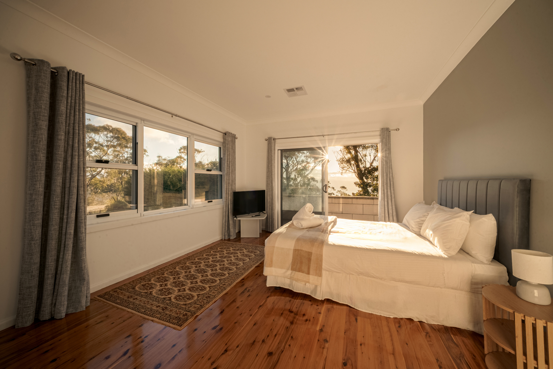 213-215 Cliff Drive, Katoomba, NSW 2780 AUS