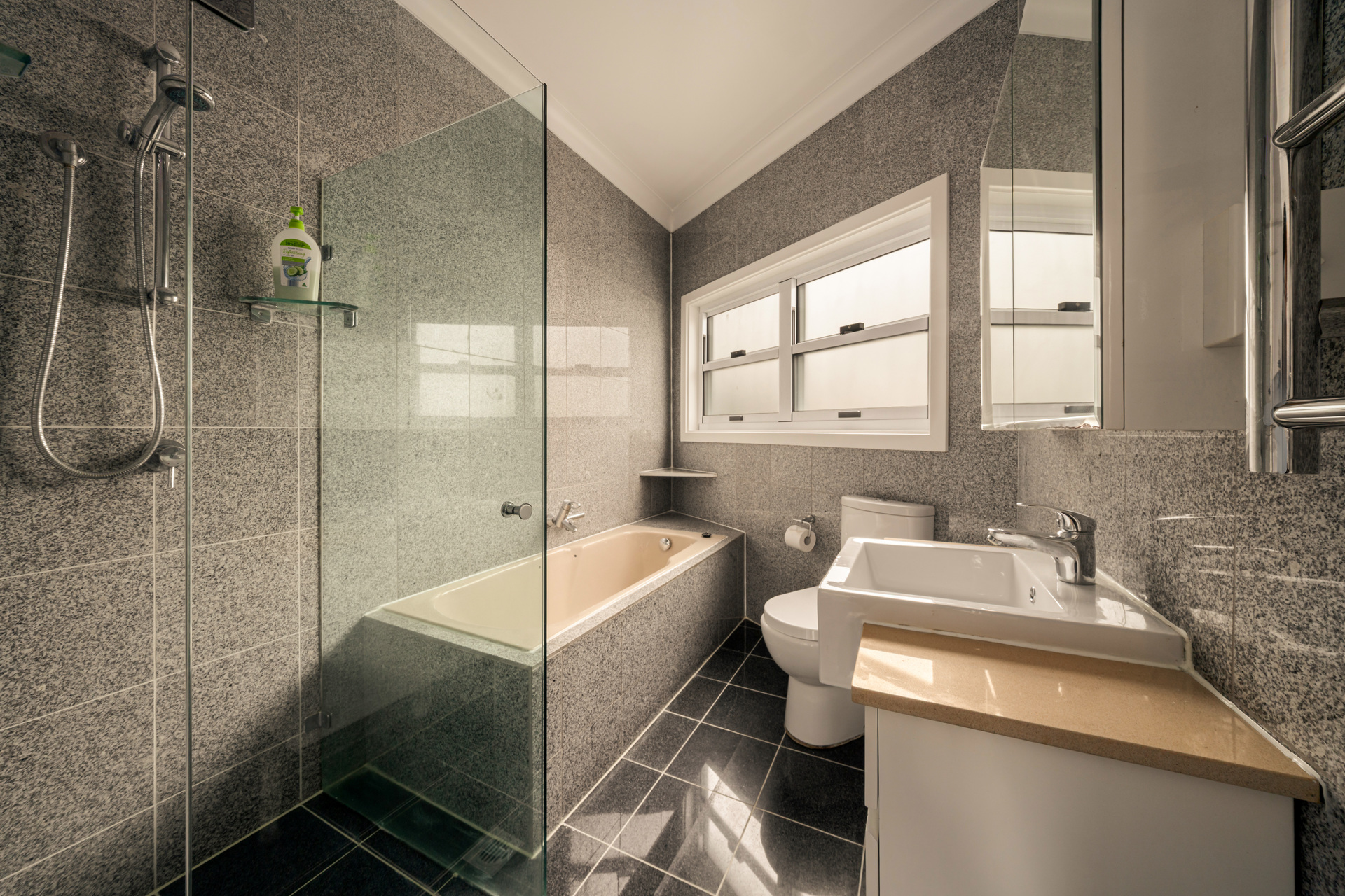 213-215 Cliff Drive, Katoomba, NSW 2780 AUS