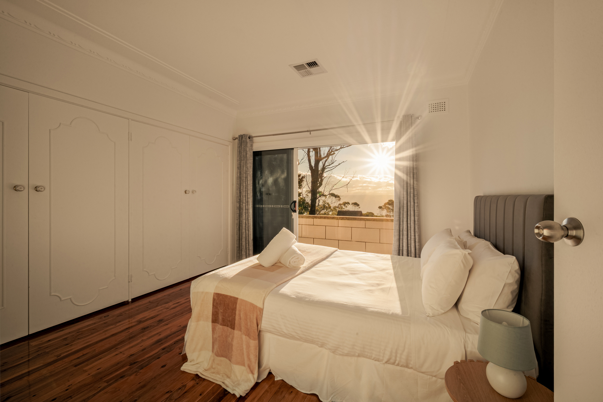 213-215 Cliff Drive, Katoomba, NSW 2780 AUS