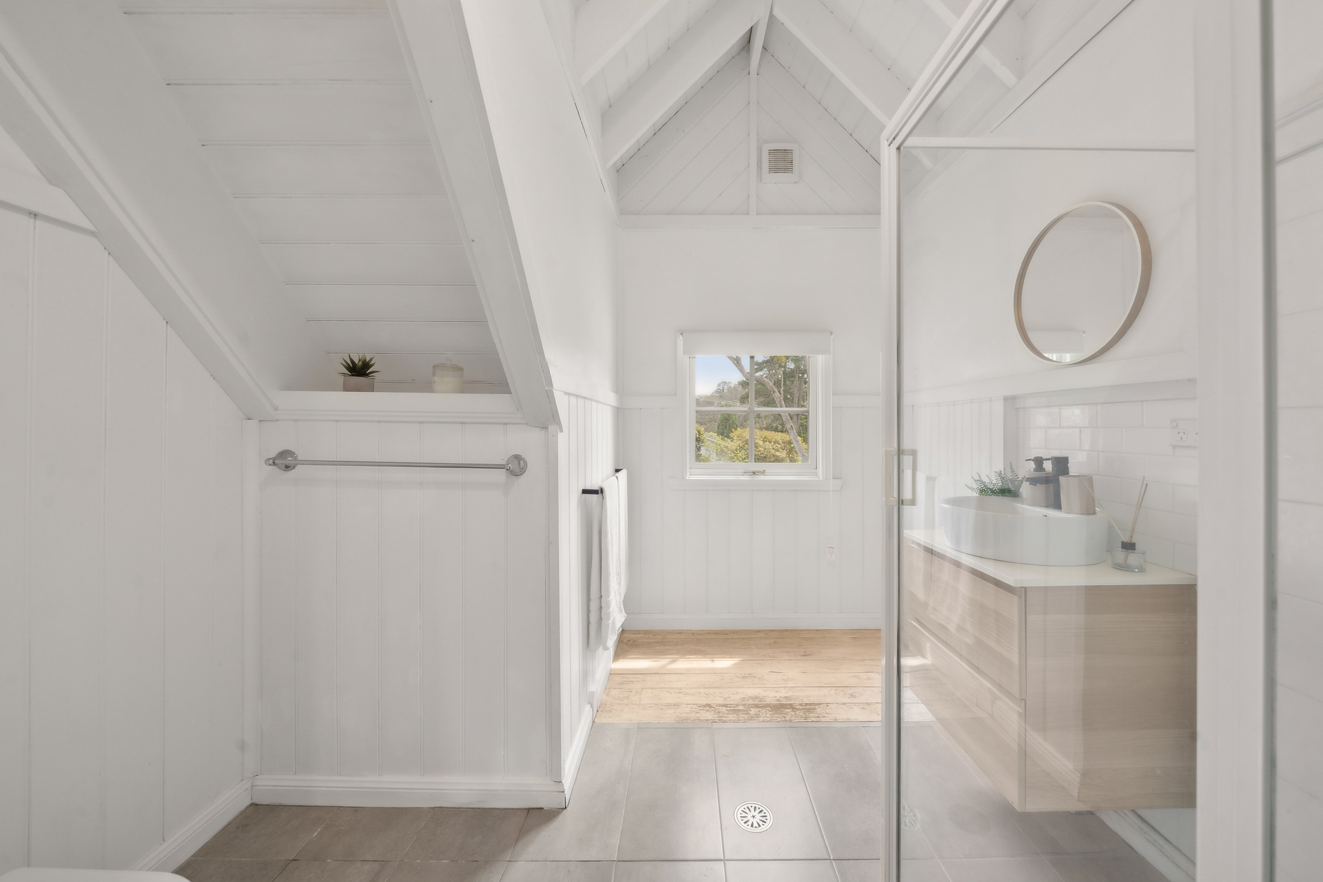 4 Backhouse Street, Wentworth Falls, NSW 2782 AUS