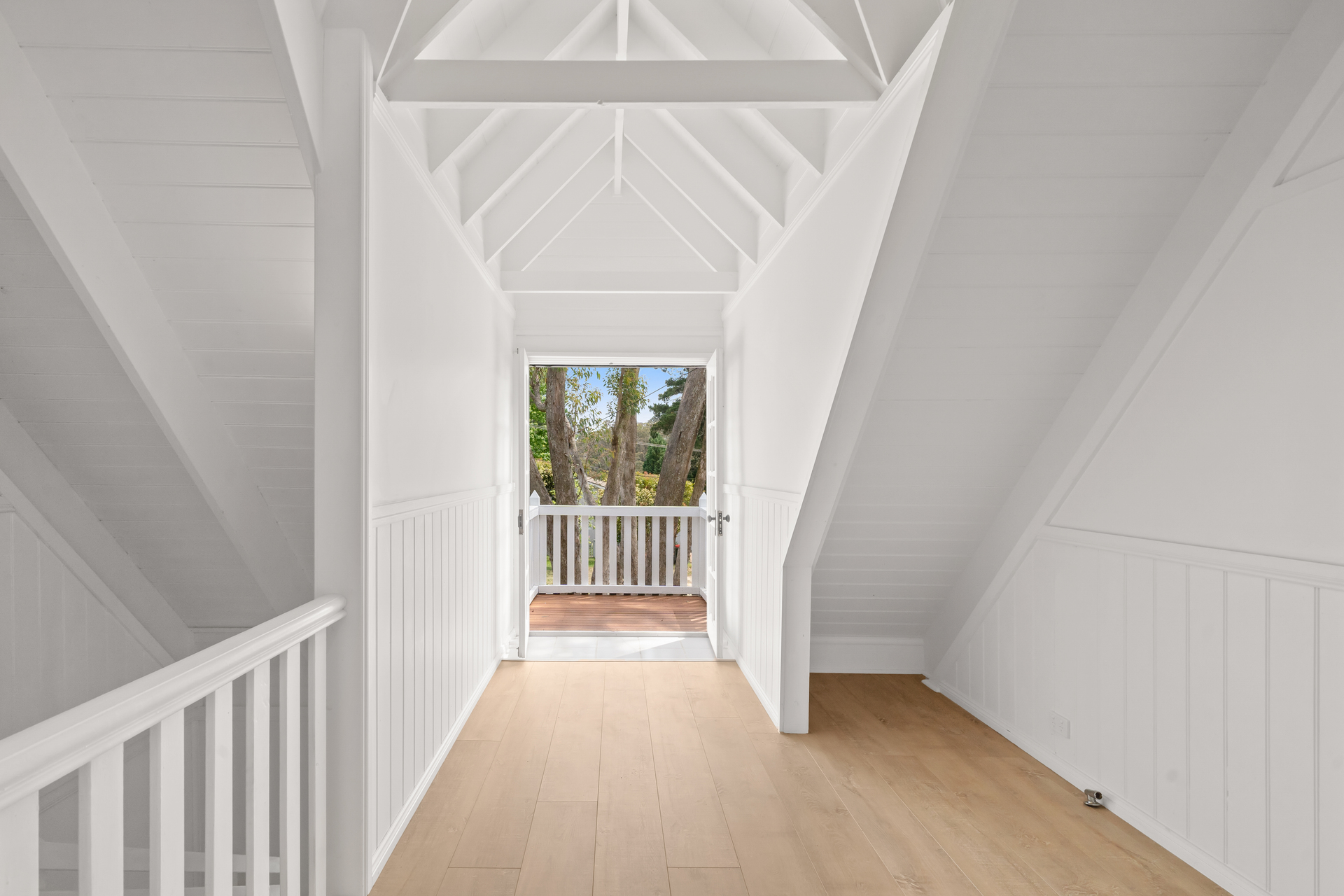 4 Backhouse Street, Wentworth Falls, NSW 2782 AUS