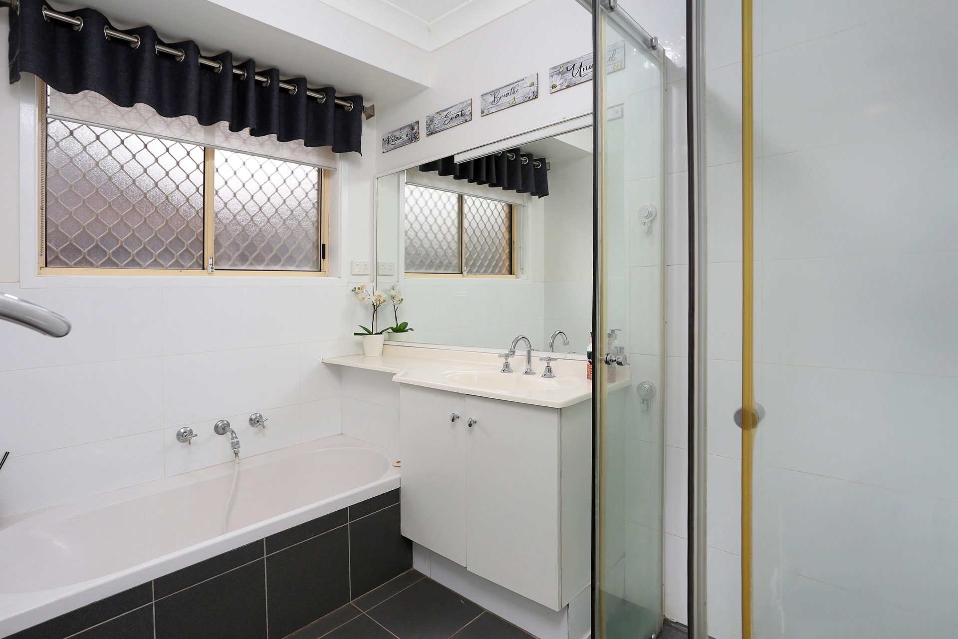 12 Gale Place, Oakhurst, NSW 2761 AUS