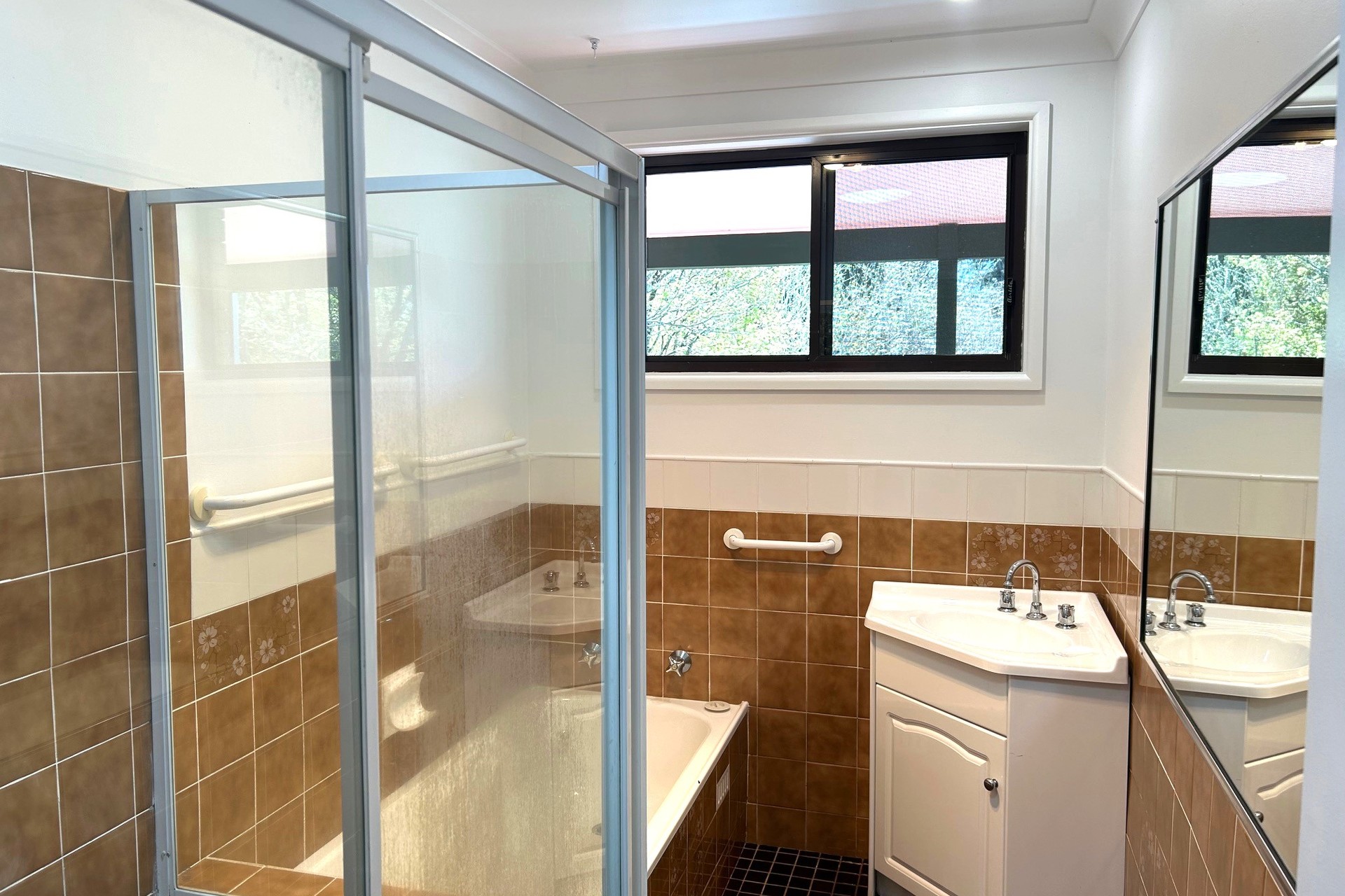 84 Great Western Highway, Woodford, NSW 2778 AUS