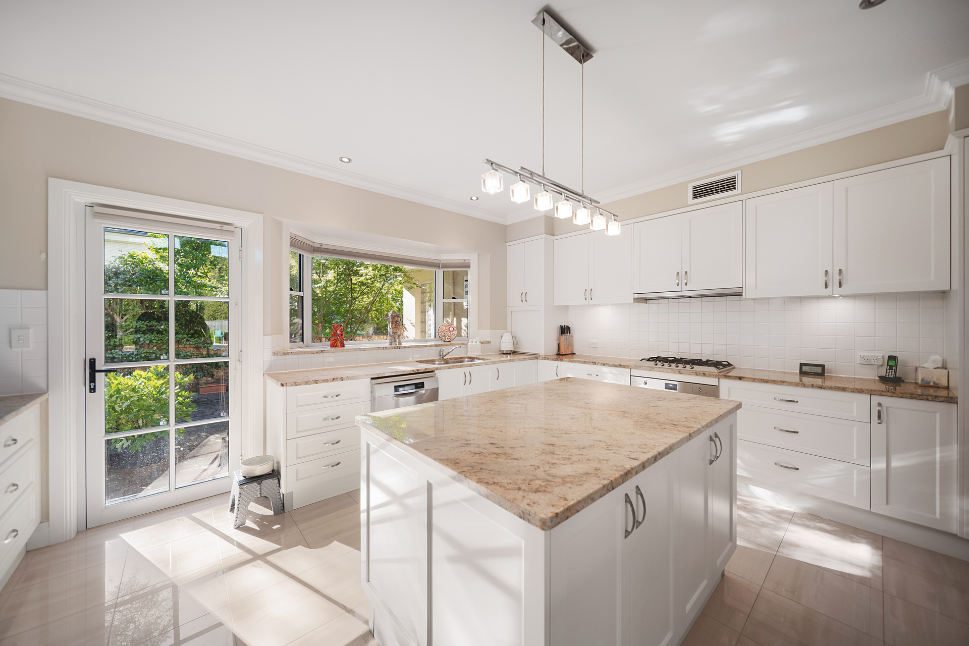 38 Summer Road, Faulconbridge, NSW 2776 AUS