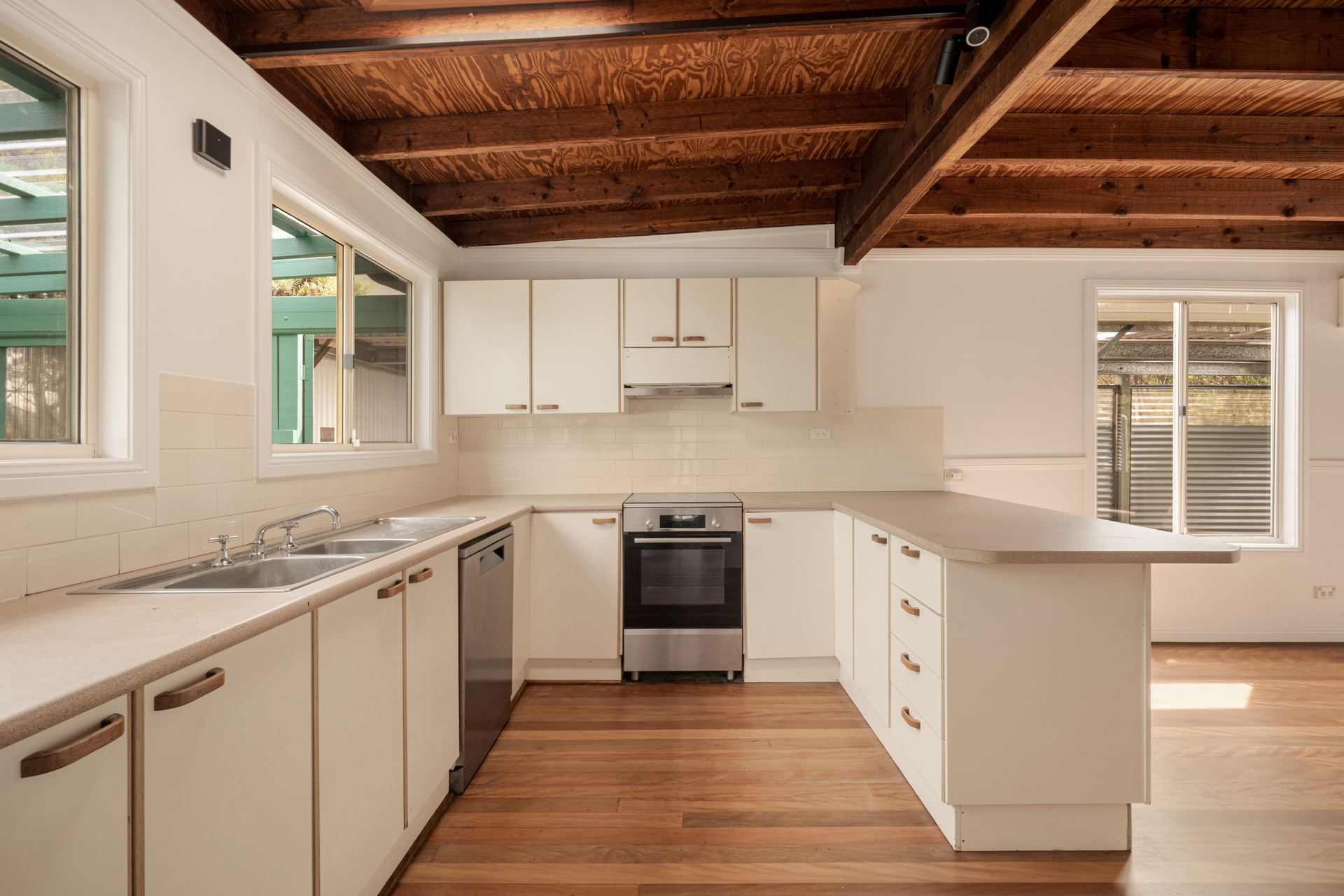 63 Lawson View Parade, Wentworth Falls, NSW 2782 AUS