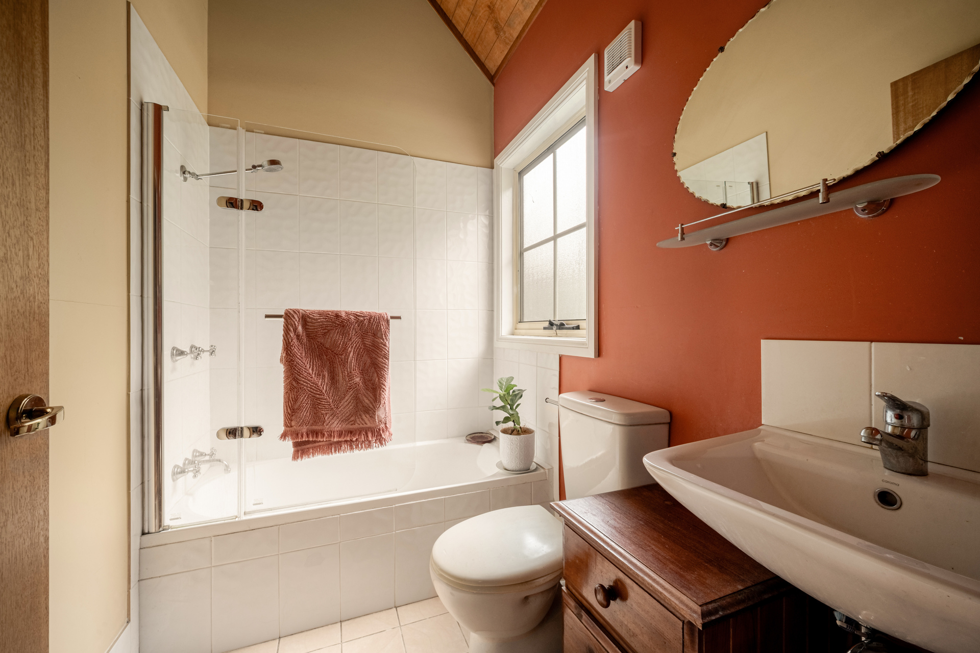 10-12 Glenview Road, Wentworth Falls, NSW 2782 AUS