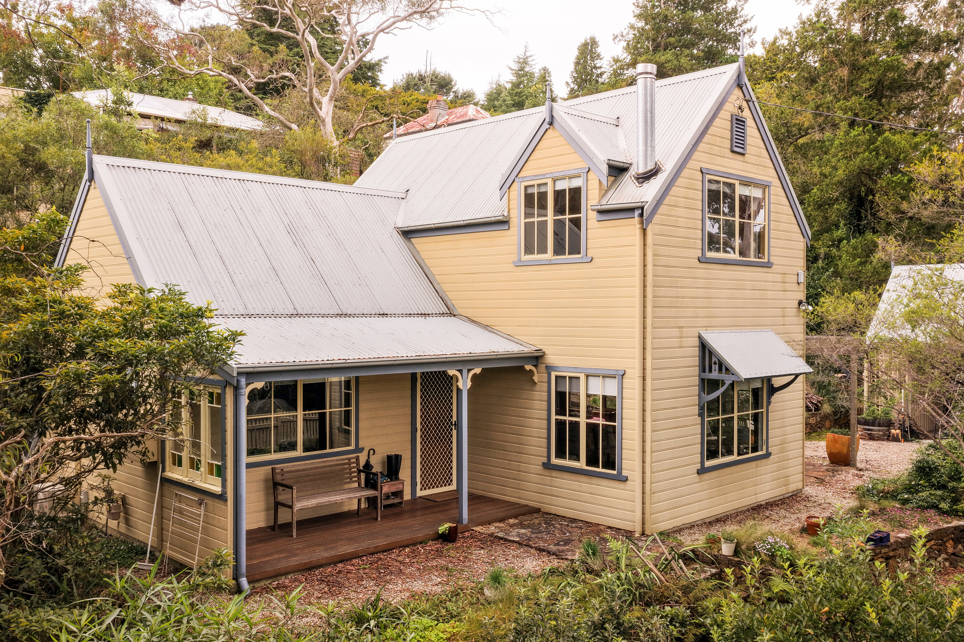 10-12 Glenview Road, Wentworth Falls, NSW 2782 AUS
