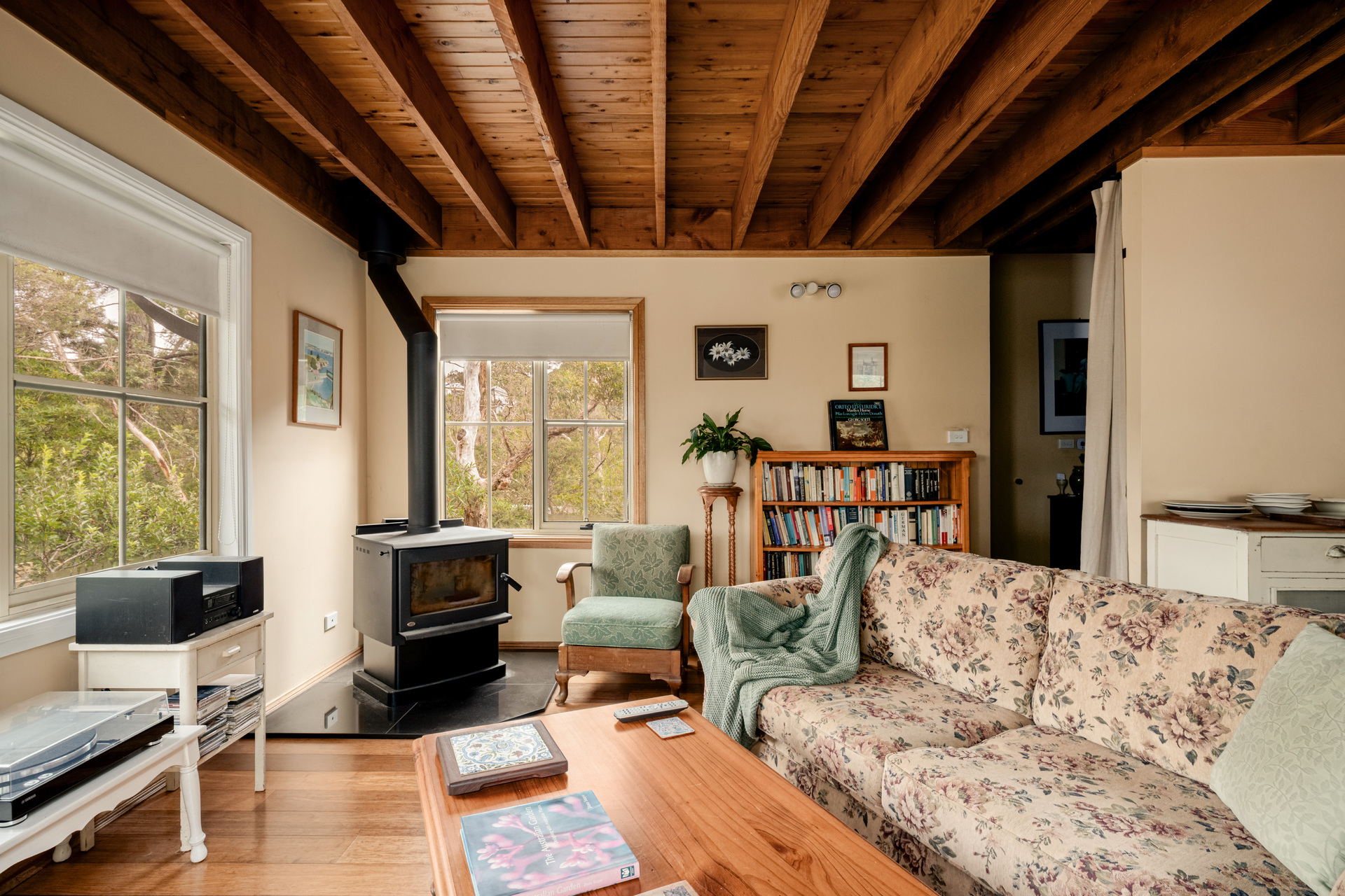 10-12 Glenview Road, Wentworth Falls, NSW 2782 AUS