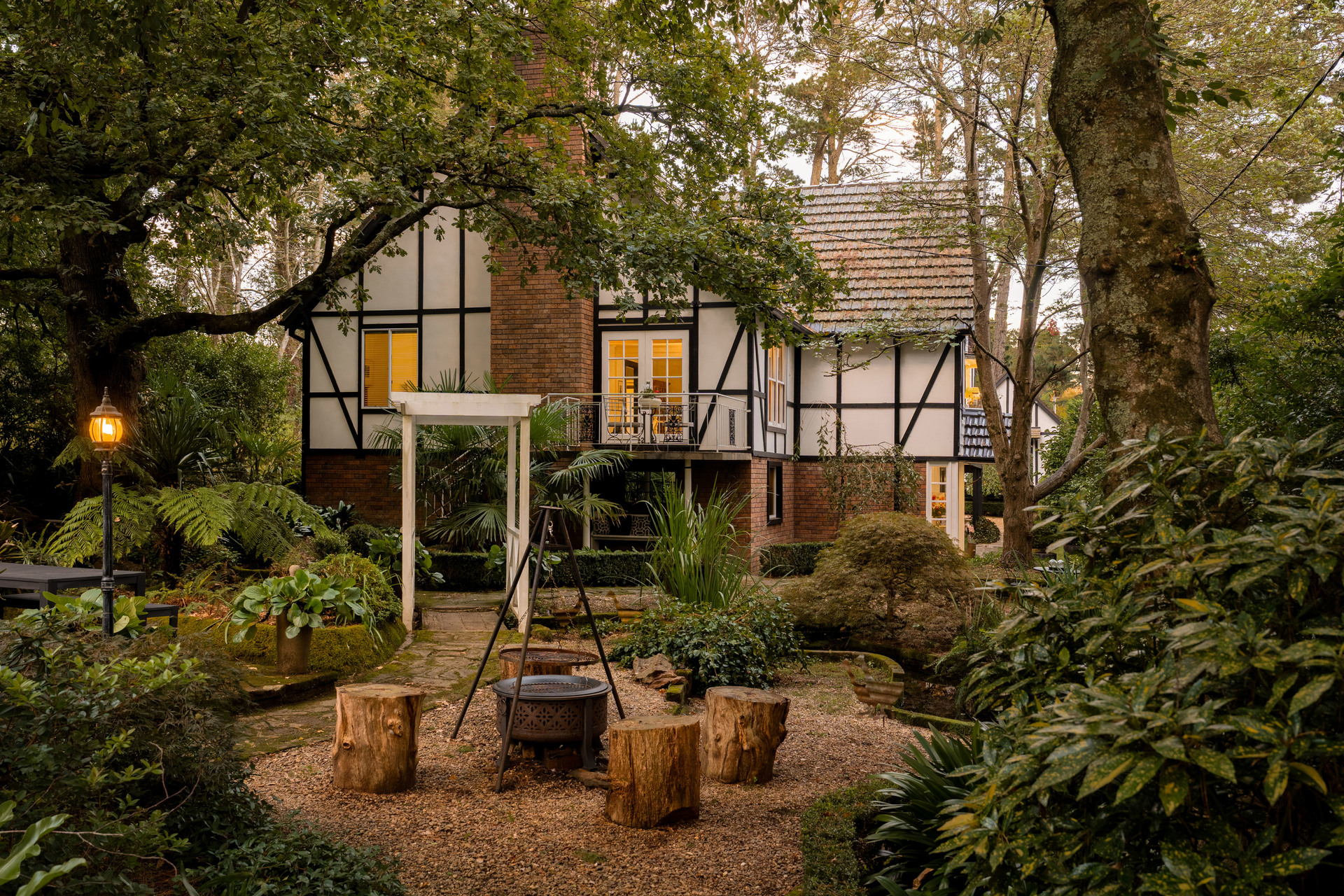 25 Langford Road, Wentworth Falls, NSW 2782 AUS