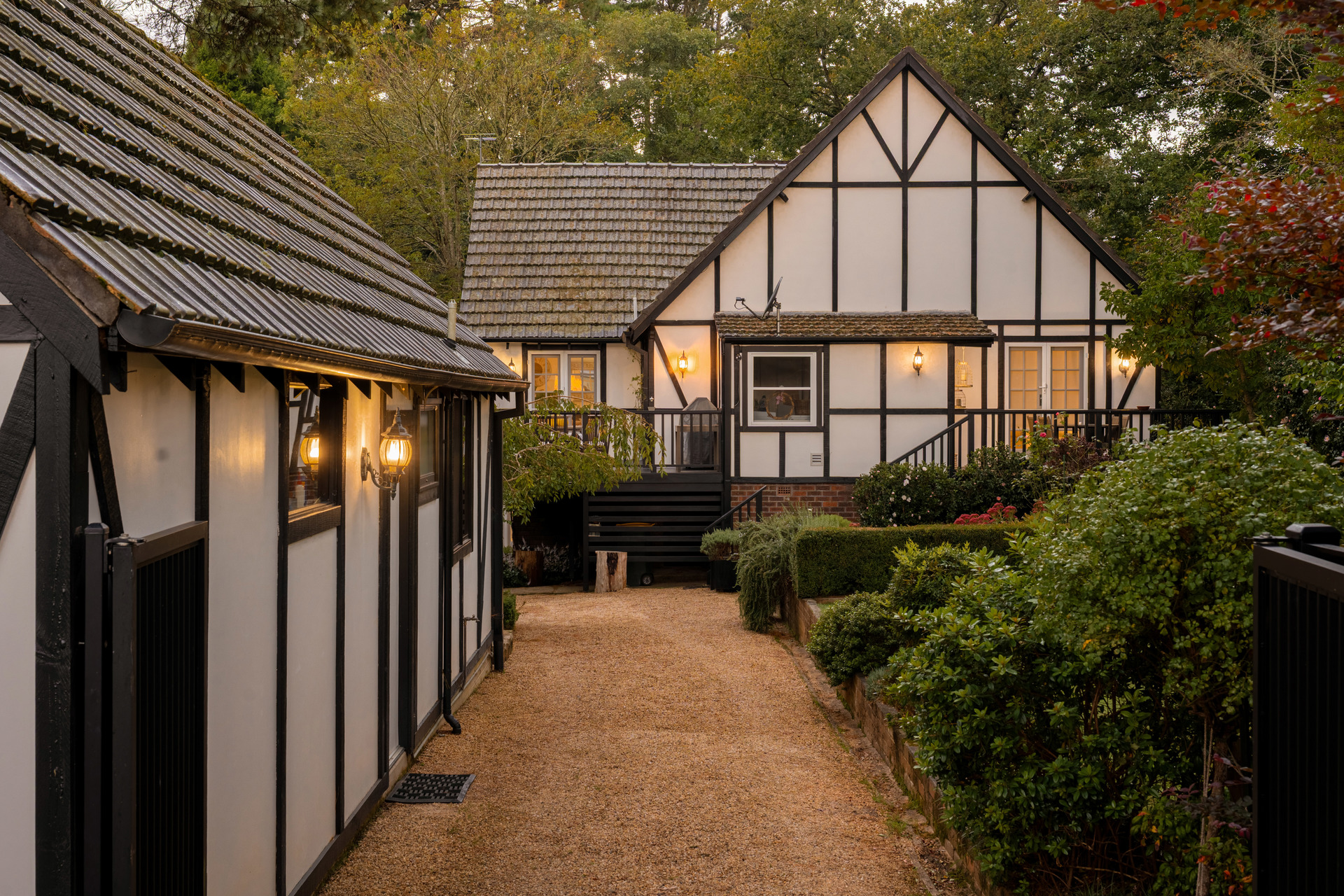 25 Langford Road, Wentworth Falls, NSW 2782 AUS