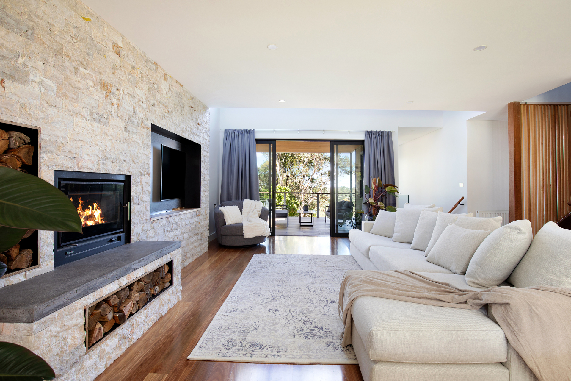 42-44 Hargraves Street, Blackheath, NSW 2785 AUS