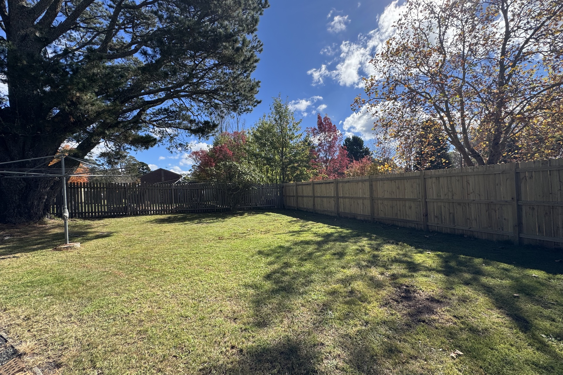 27 Pine Avenue, Wentworth Falls, NSW 2782 AUS