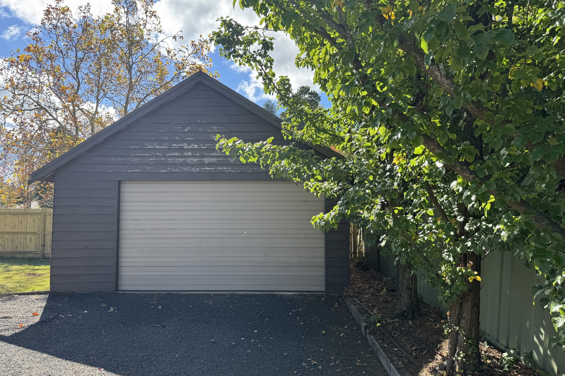 27 Pine Avenue, Wentworth Falls, NSW 2782 AUS