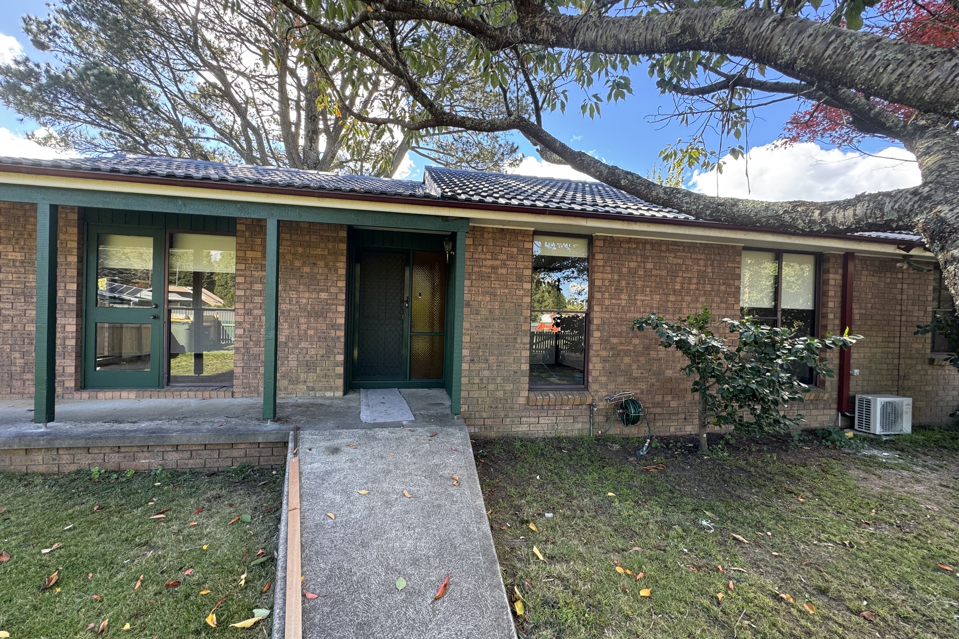 27 Pine Avenue, Wentworth Falls, NSW 2782 AUS