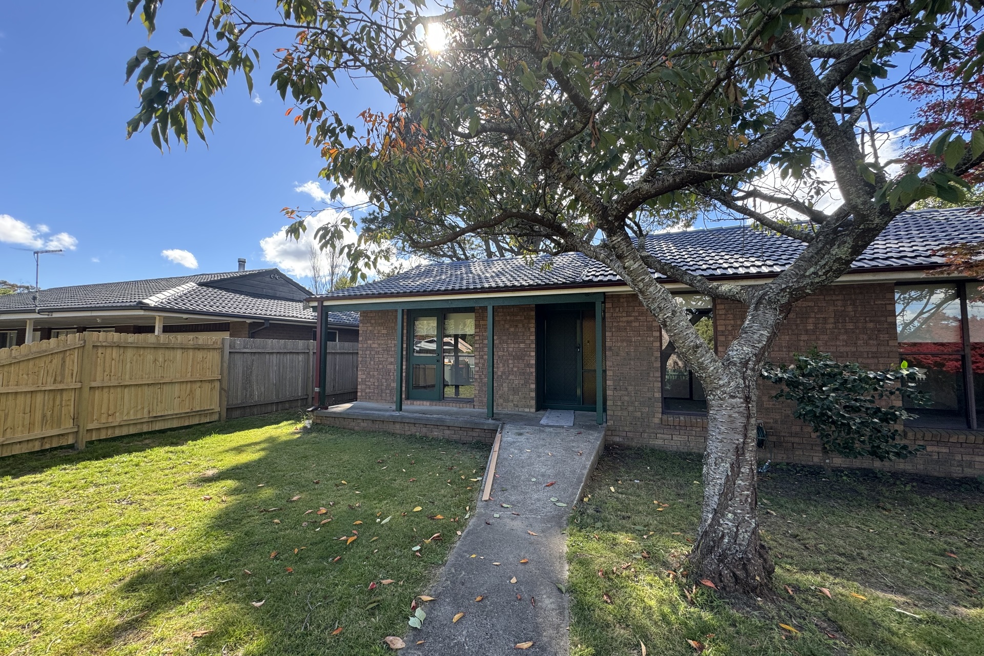 27 Pine Avenue, Wentworth Falls, NSW 2782 AUS