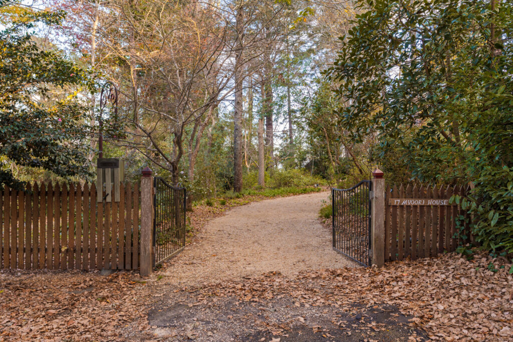 17 Myoori Avenue, Wentworth Falls, NSW 2782 AUS