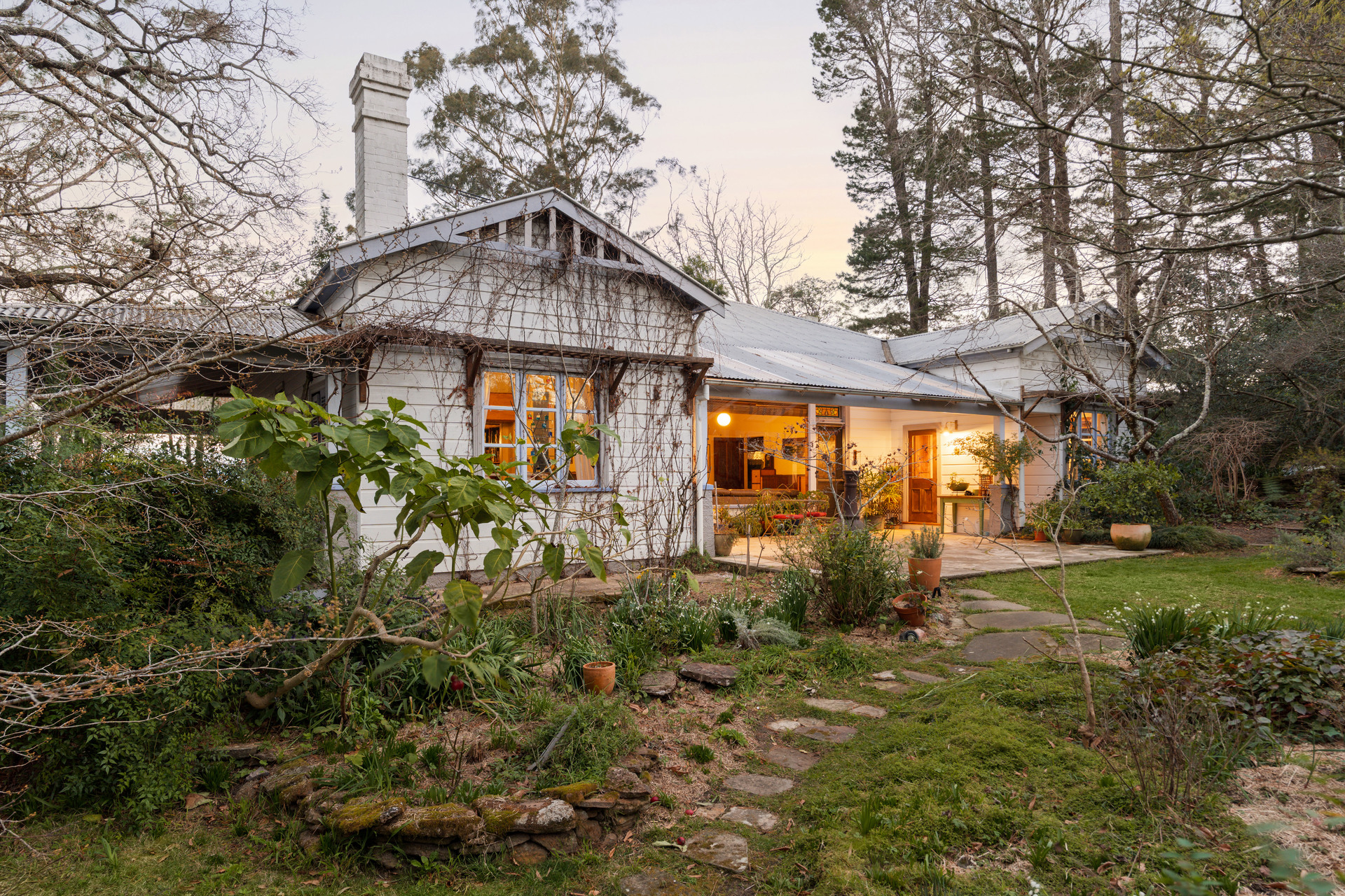 17 Myoori Avenue, Wentworth Falls, NSW 2782 AUS